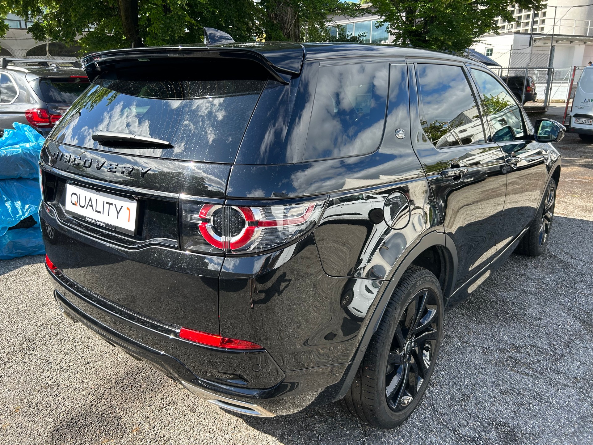 LAND ROVER Discovery Sport 2.0 TD4 HSE Luxury-image-6