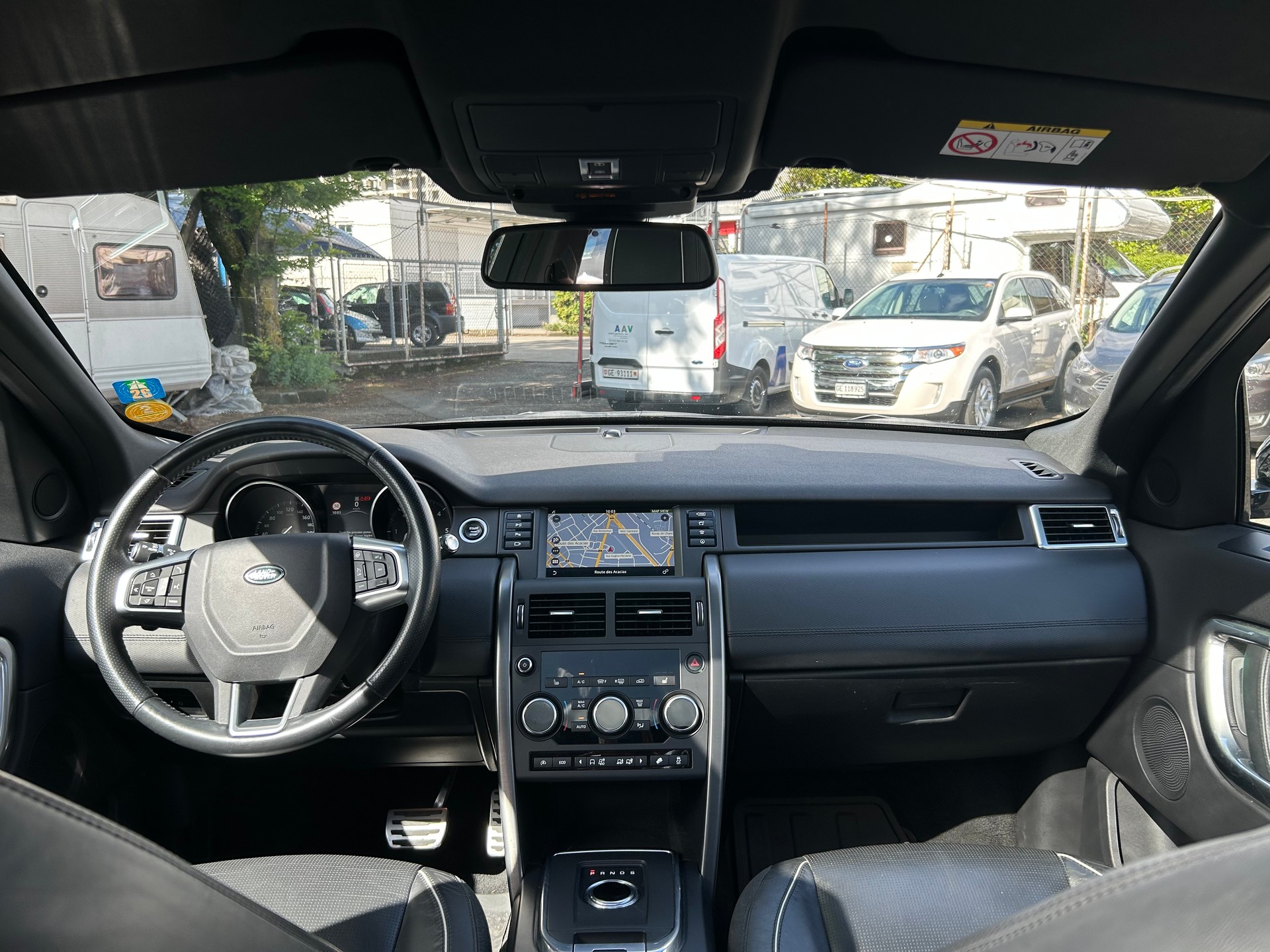 LAND ROVER Discovery Sport 2.0 TD4 HSE Luxury-image-12