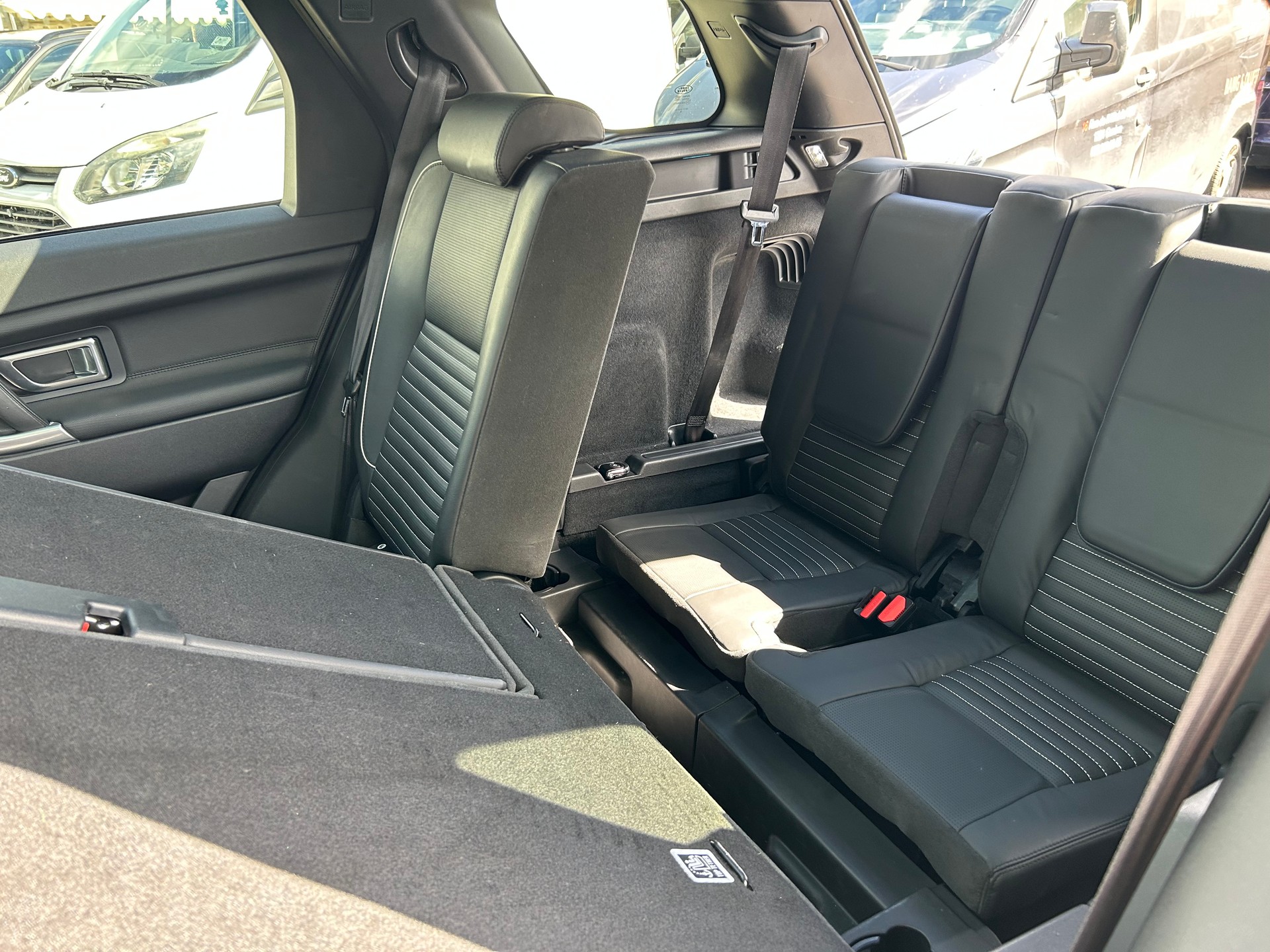 LAND ROVER Discovery Sport 2.0 TD4 HSE Luxury-image-9