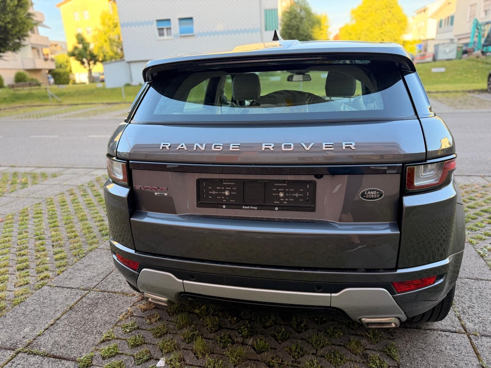 LAND ROVER Range Rover Evoque 2.0 TD4 HSE Dynamic-image-6
