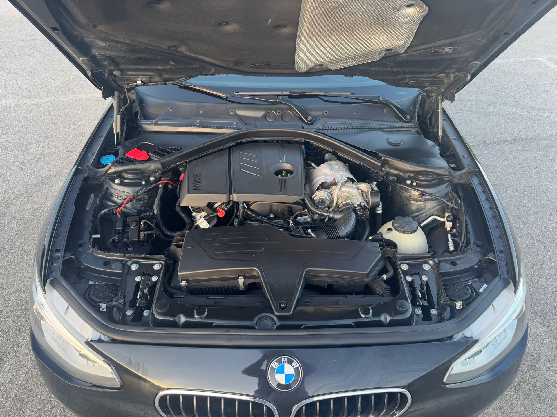 BMW 118i Urban Line Steptronic-image-12
