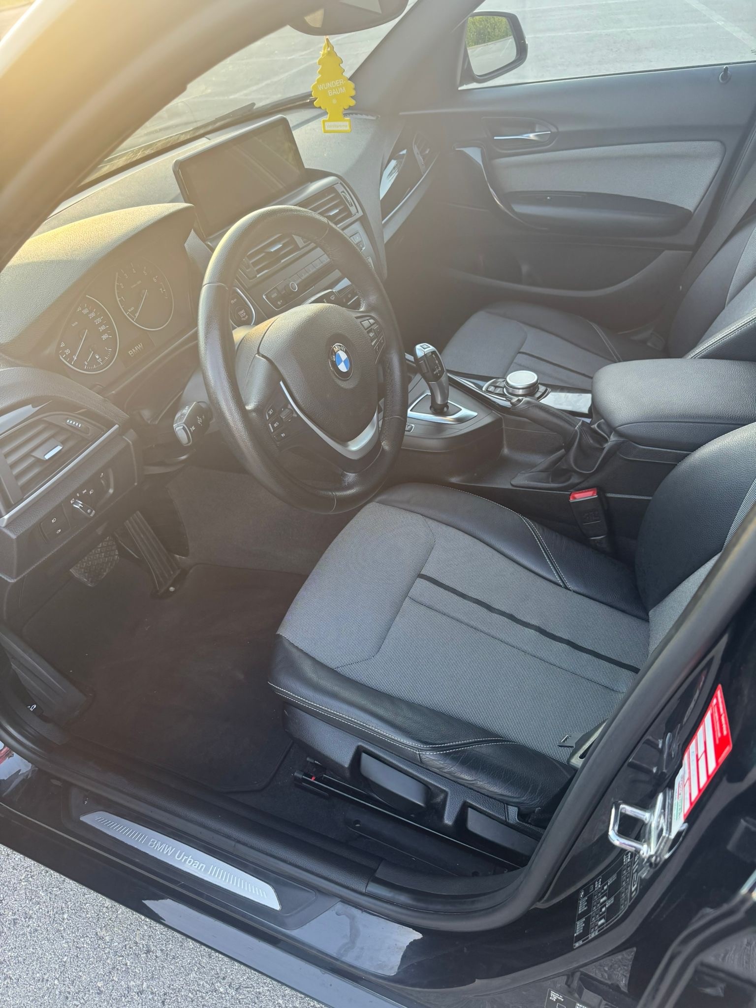 BMW 118i Urban Line Steptronic-image-6