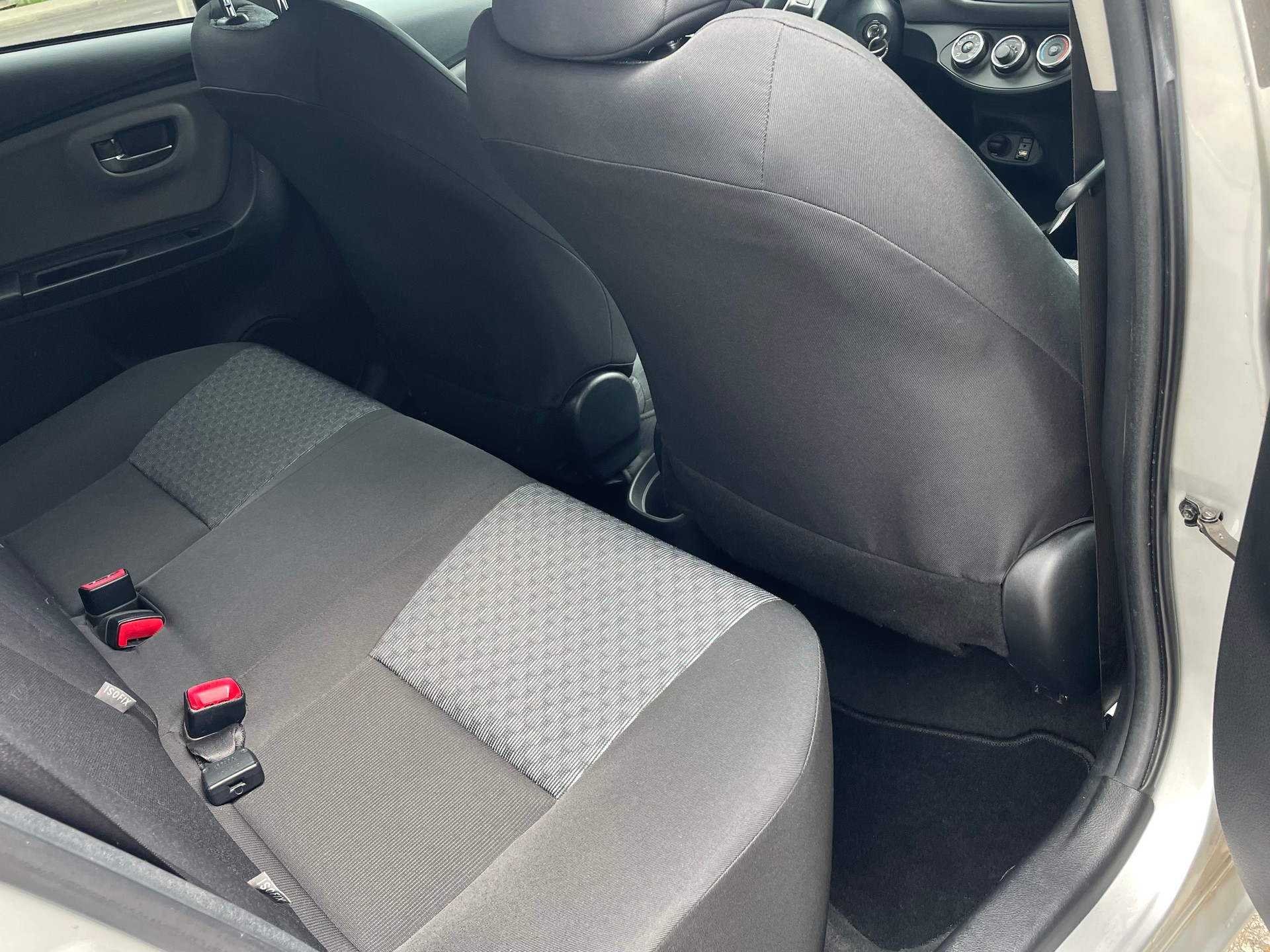 TOYOTA Yaris 1.33 Trend-image-9