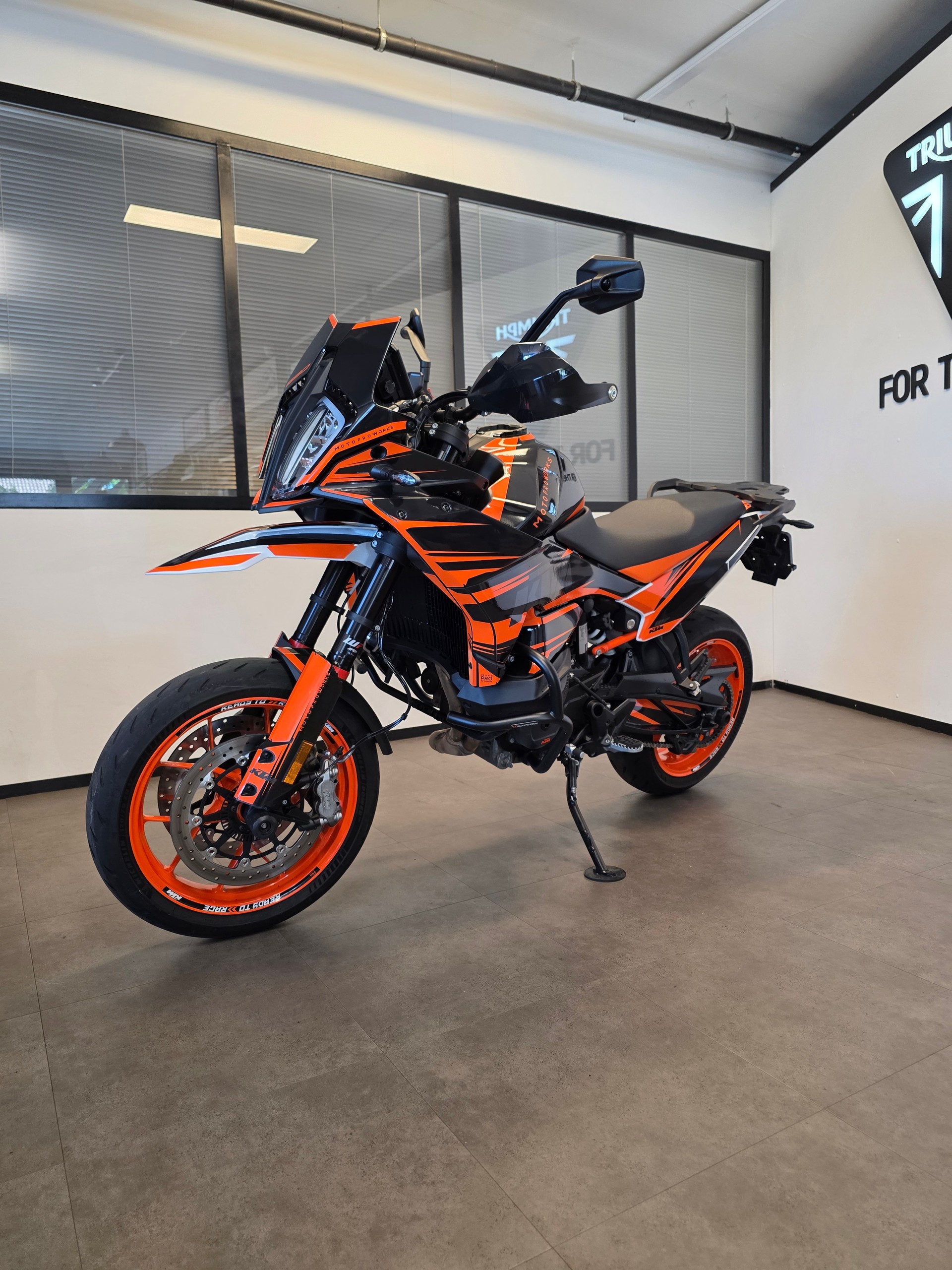 KTM 890 SMT-image-0