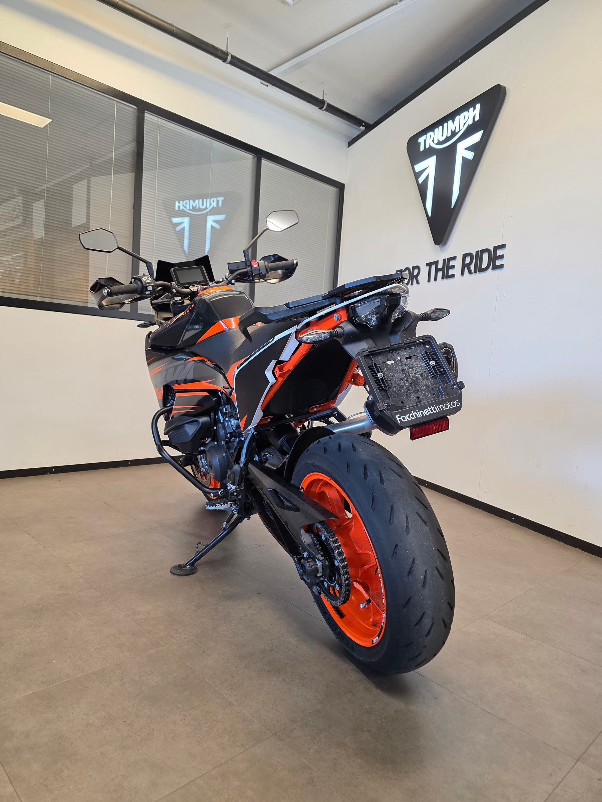 KTM 890 SMT-image-1