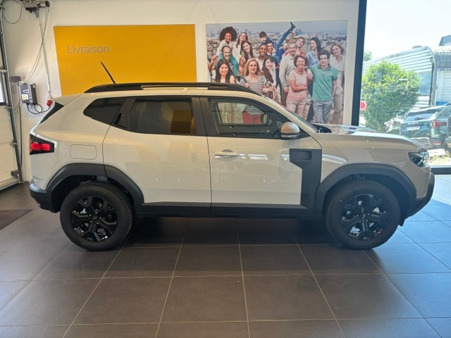 DACIA Duster HEV 155 Extreme Hybrid 4x4 BVA-showroom-element-1