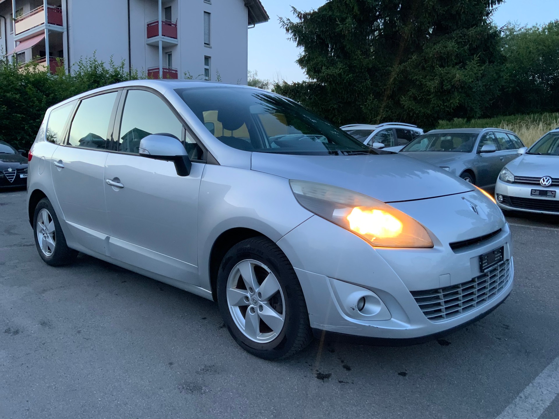 RENAULT Grand Scénic 1.4 16V Turbo Dynamique-image-2