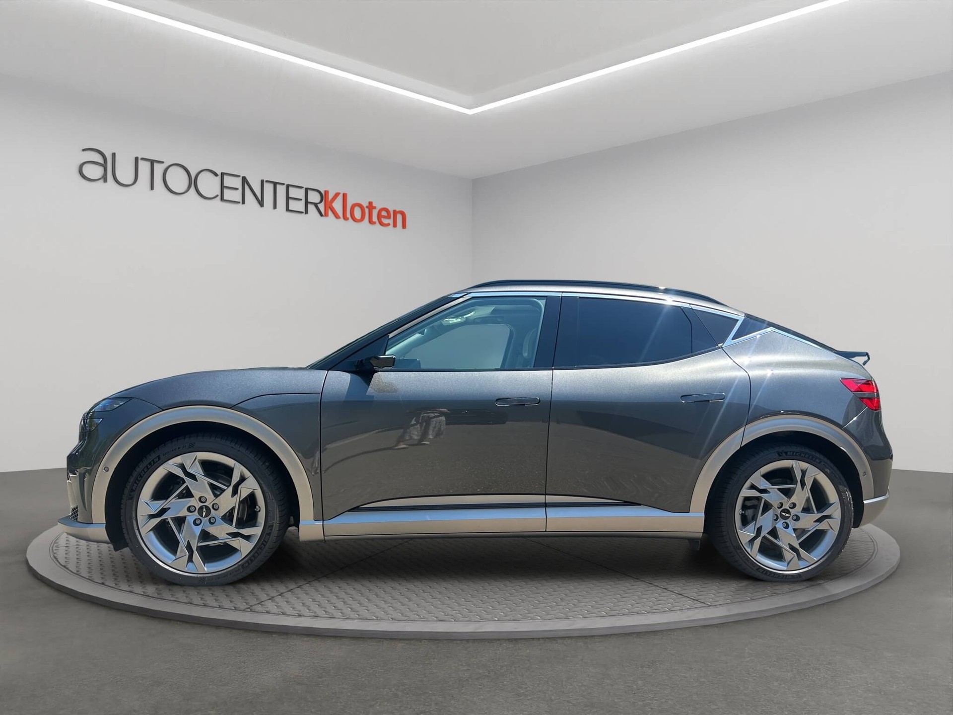 GENESIS GV60 Dual Motor Sport Plus AWD-showroom-element-2