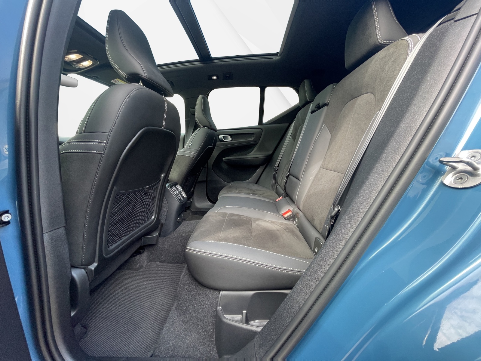 VOLVO XC40 P8 Twin Ultimate AWD-image-13