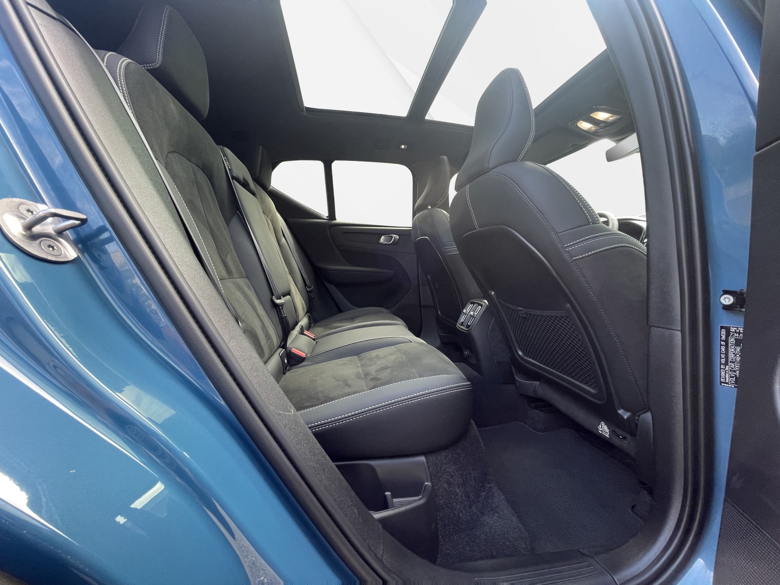 VOLVO XC40 P8 Twin Ultimate AWD-image-16