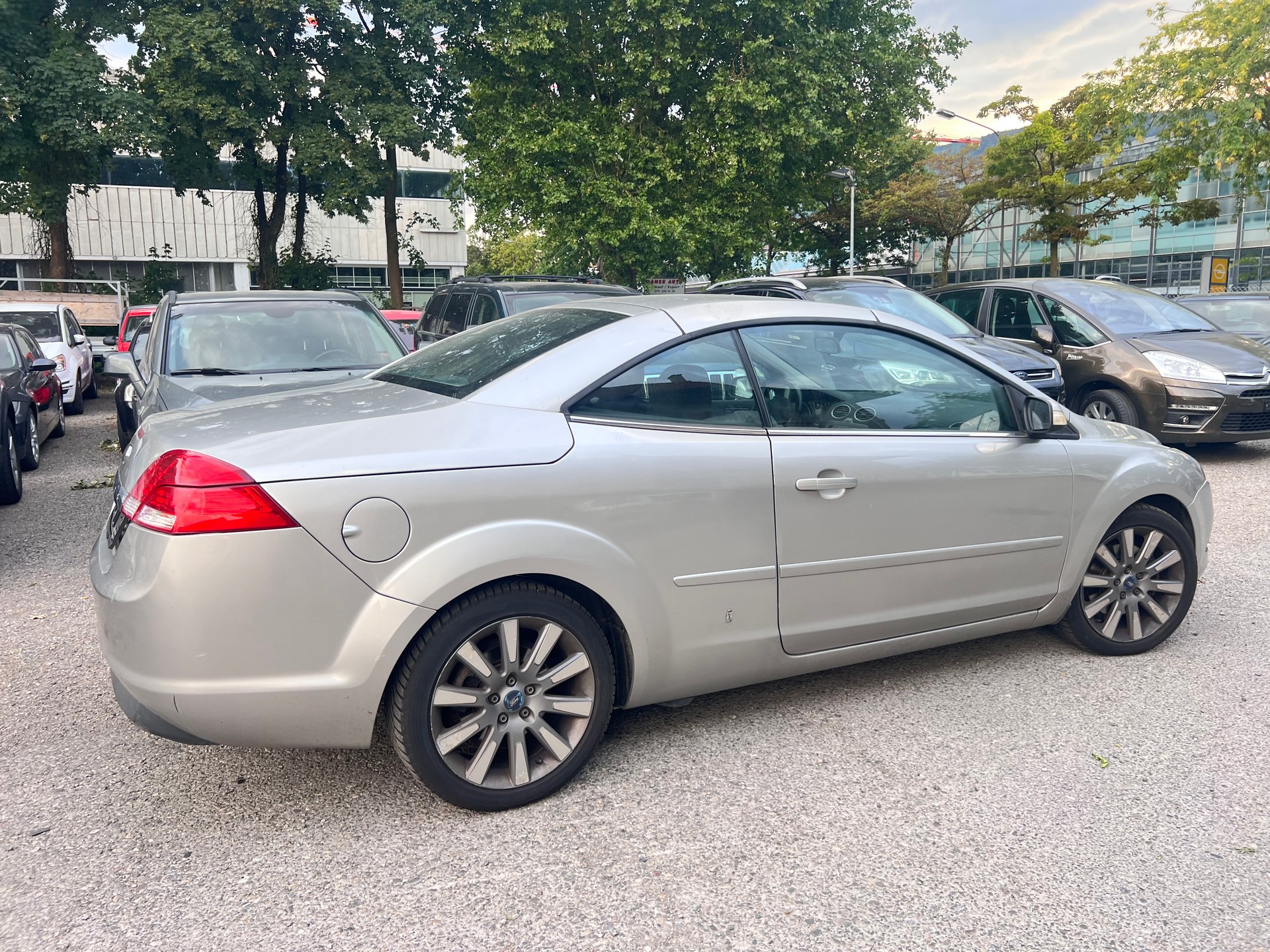 FORD Focus CC 2.0i Titanium-image-2