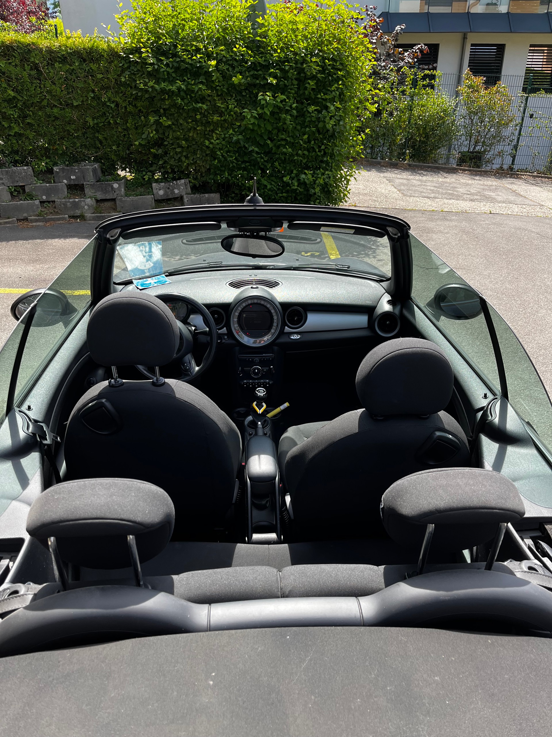 MINI 1.6i Cooper-image-3