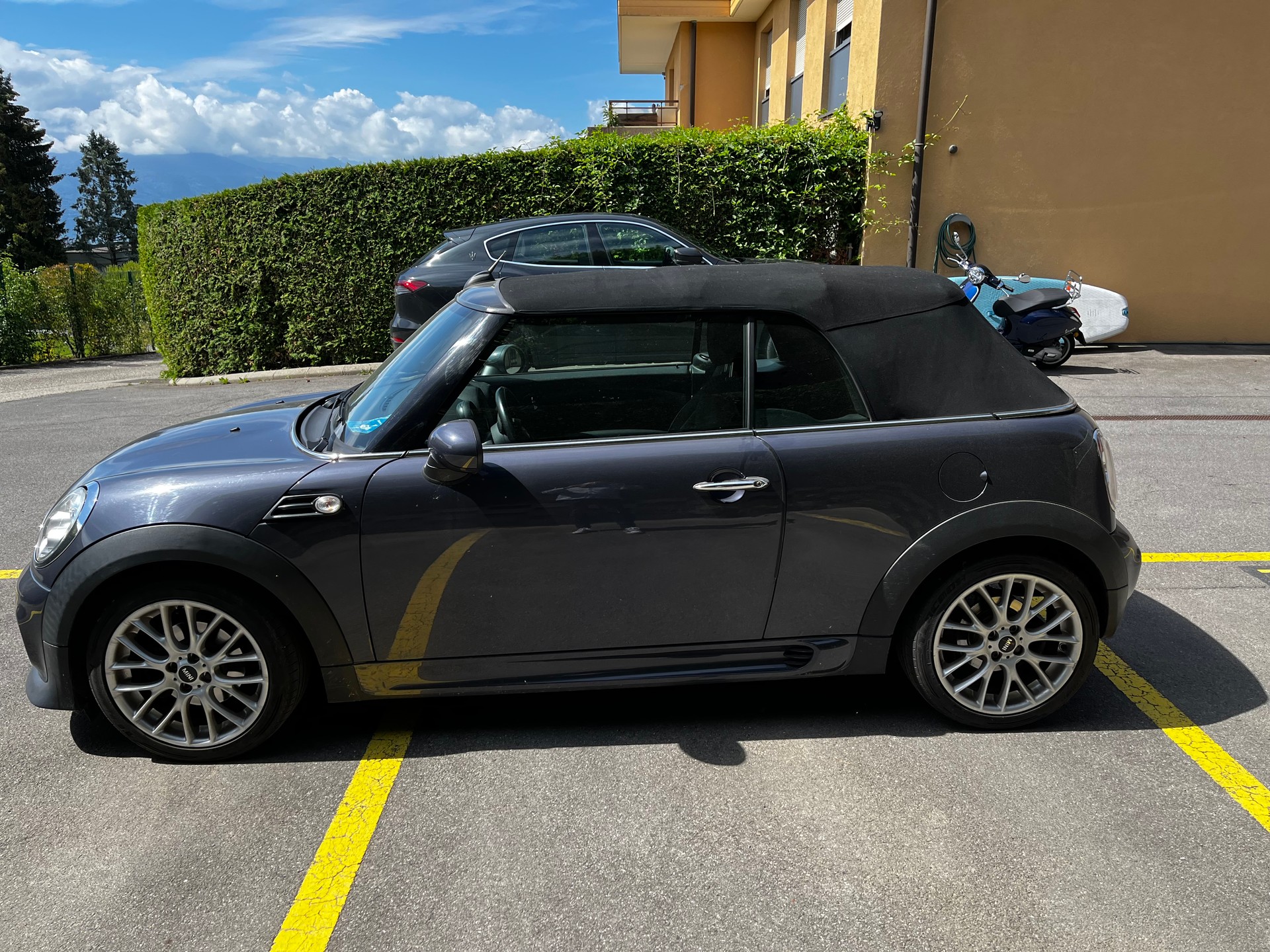 MINI 1.6i Cooper-image-2