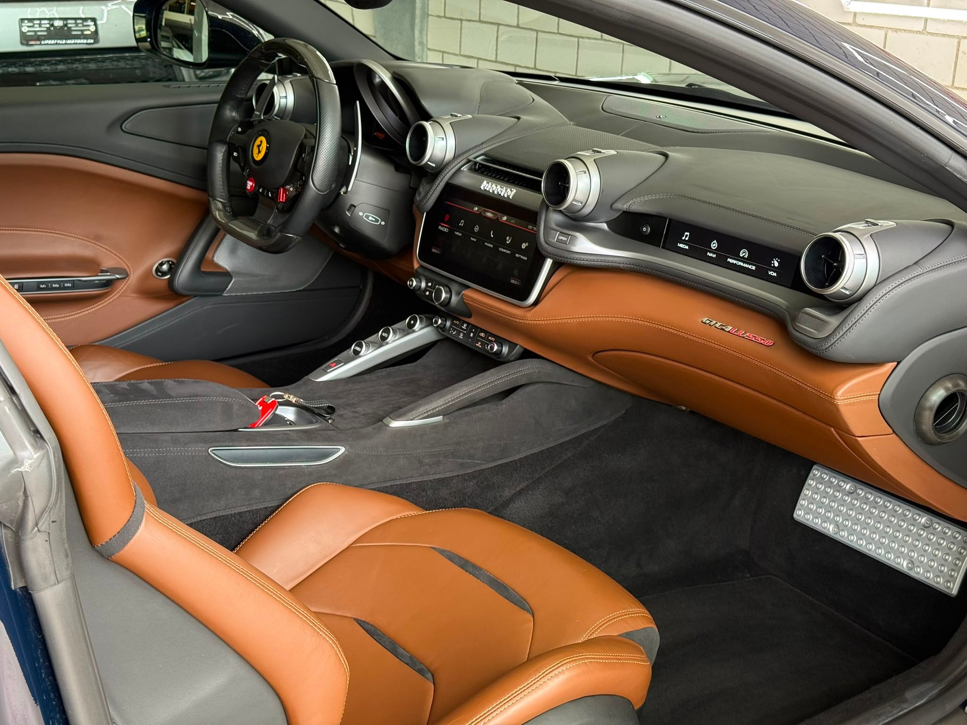 FERRARI GTC 4 Lusso-image-6