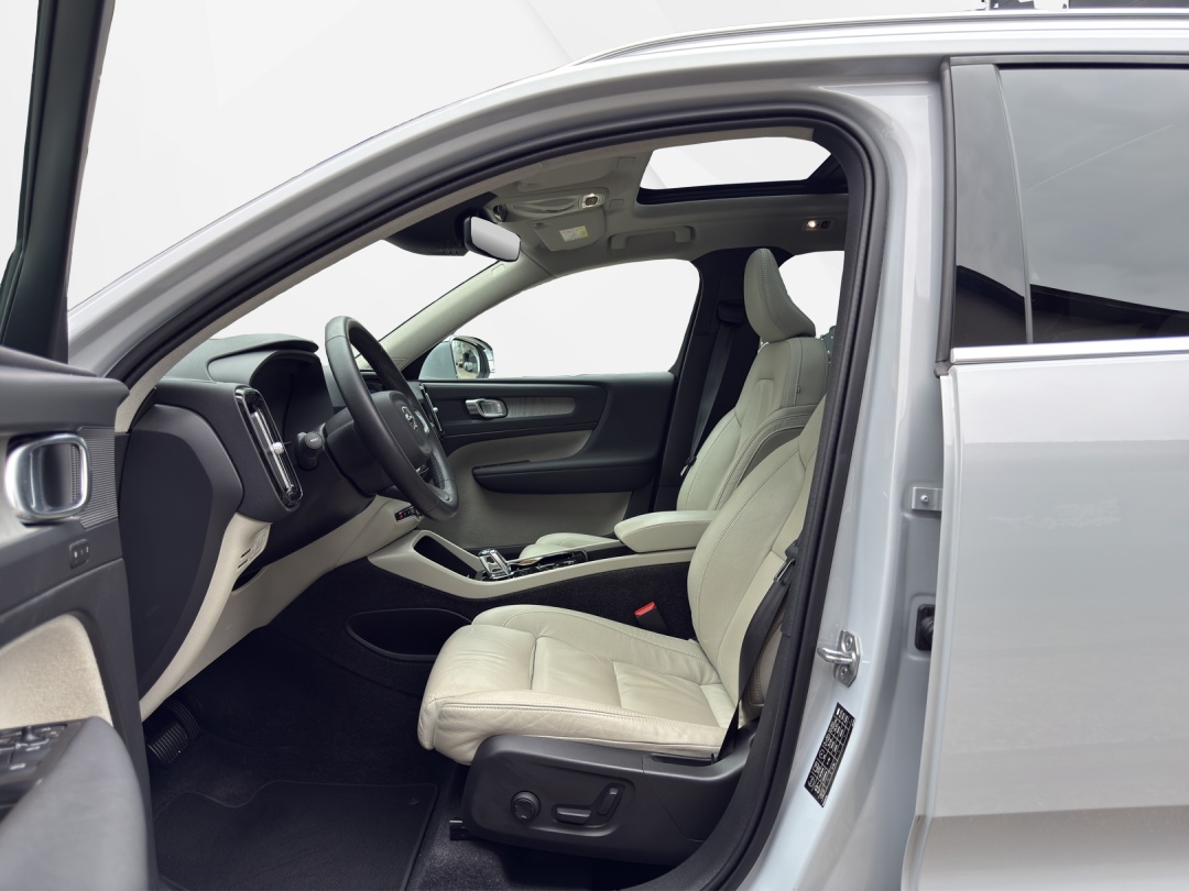 VOLVO XC40 T5 TwE Inscription DCT-image-8