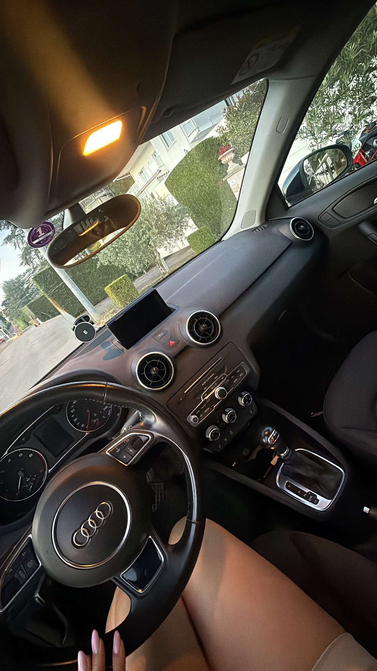AUDI 1.0 TFSI ultra Sport S-Tronic-image-4