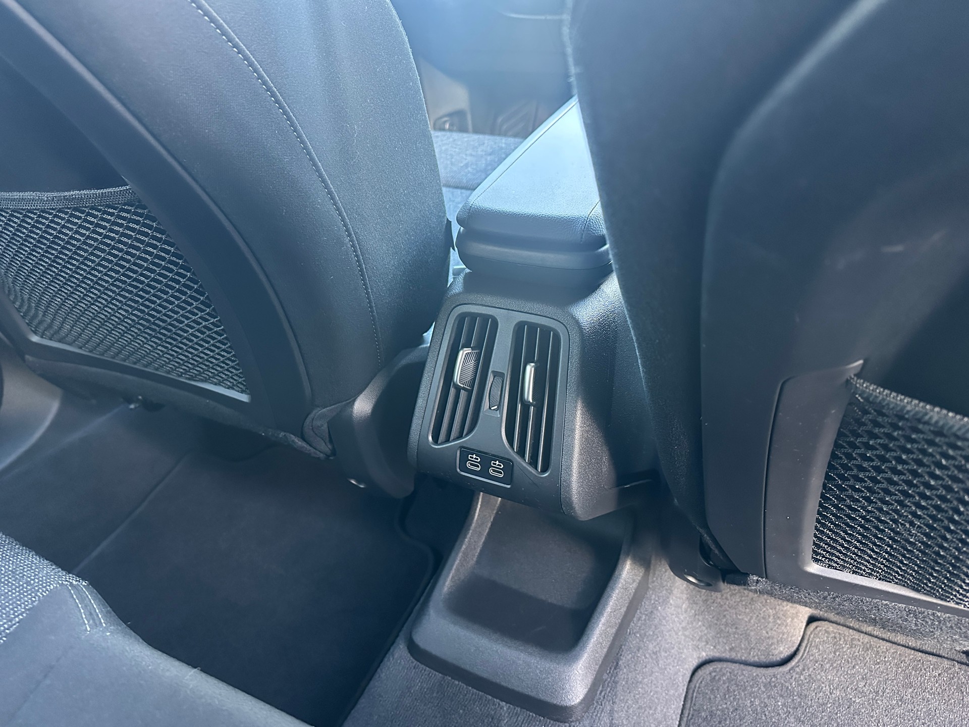 BMW 218d Active Tourer DKG-image-15