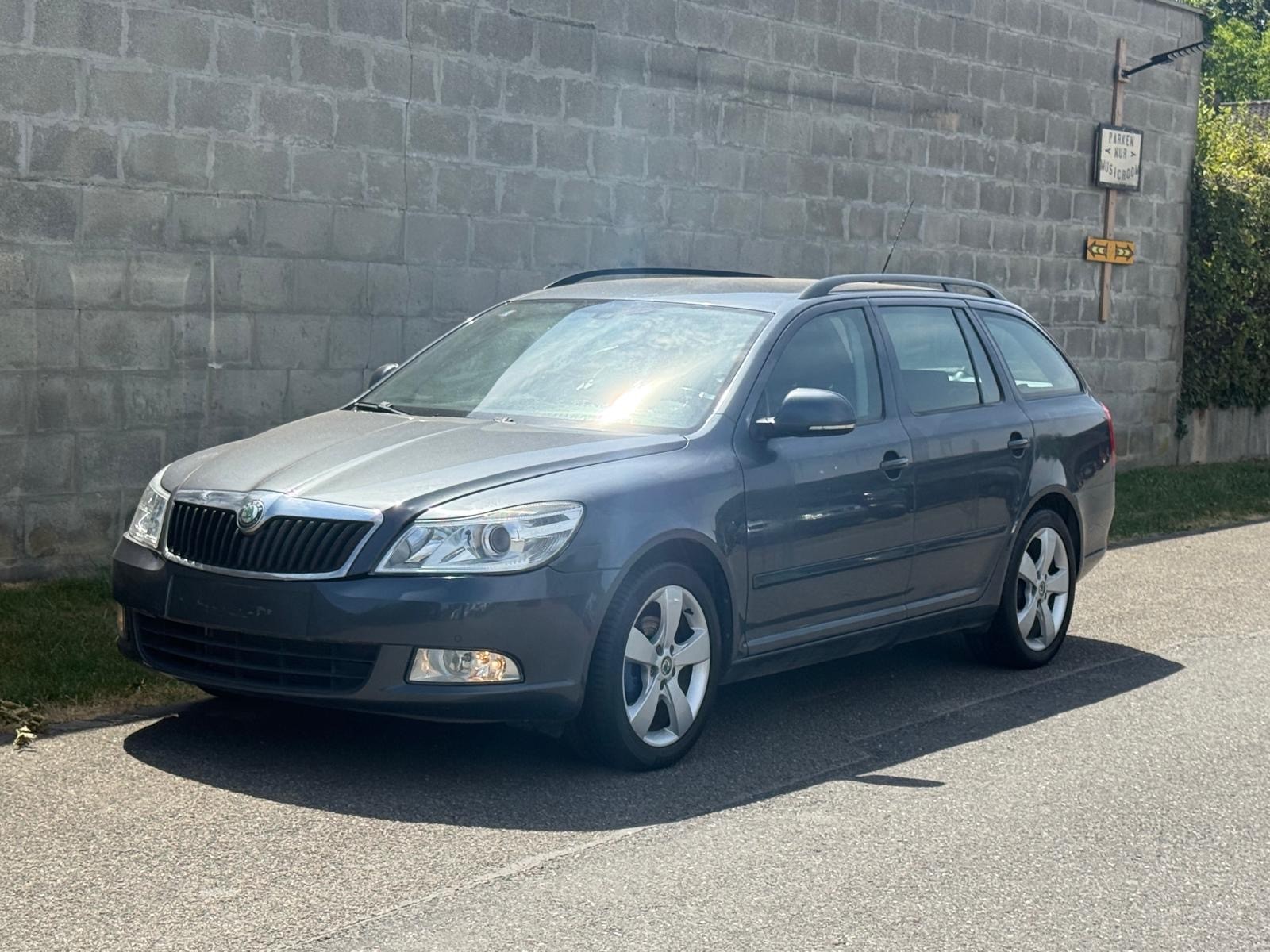SKODA Octavia Combi 1.8 TSI Laurin & Klement DSG