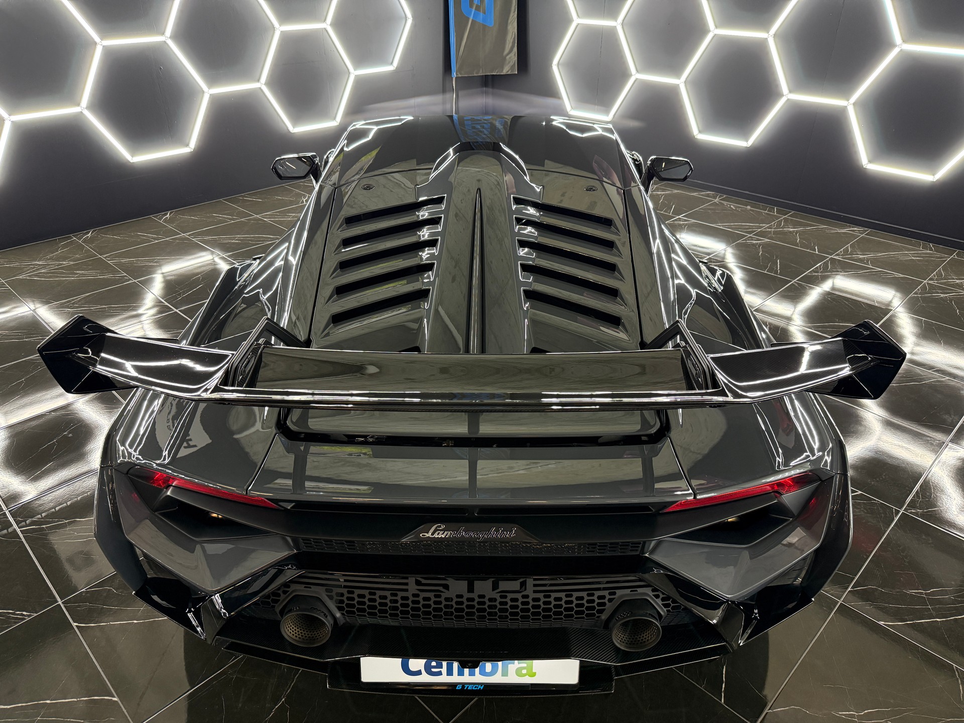 LAMBORGHINI Huracan STO Coupé DCT RWD-image-18