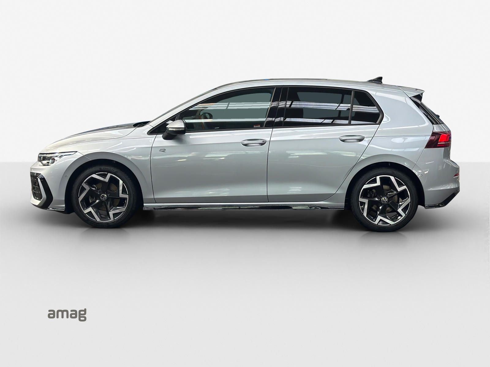 VW Golf 1.5 e TSI mHEV R-Line DSG-showroom-element-1