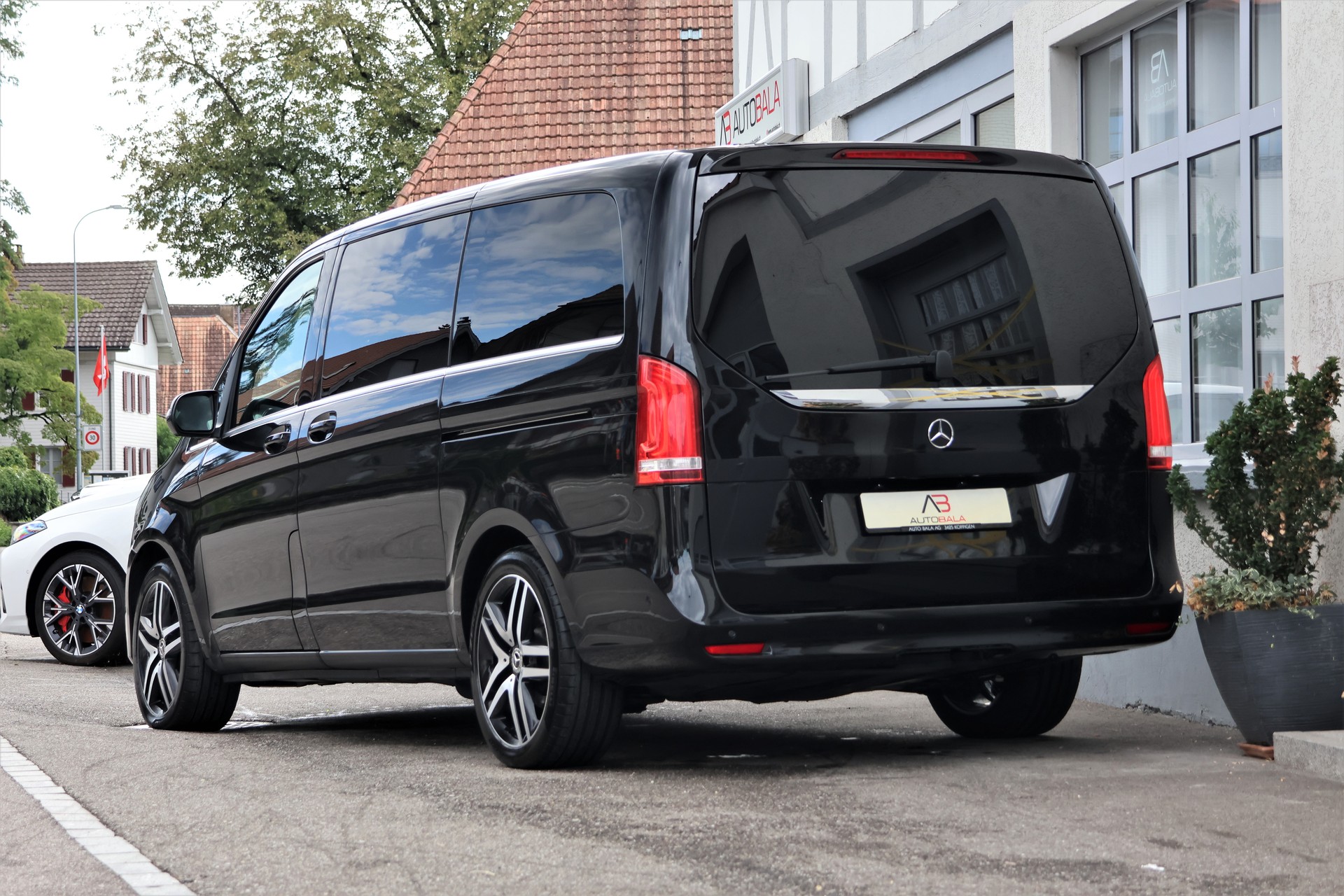 MERCEDES-BENZ V 250 d lang Exclusive 4Matic 9G-Tronic (CH) 7 Plätzer-showroom-element-2