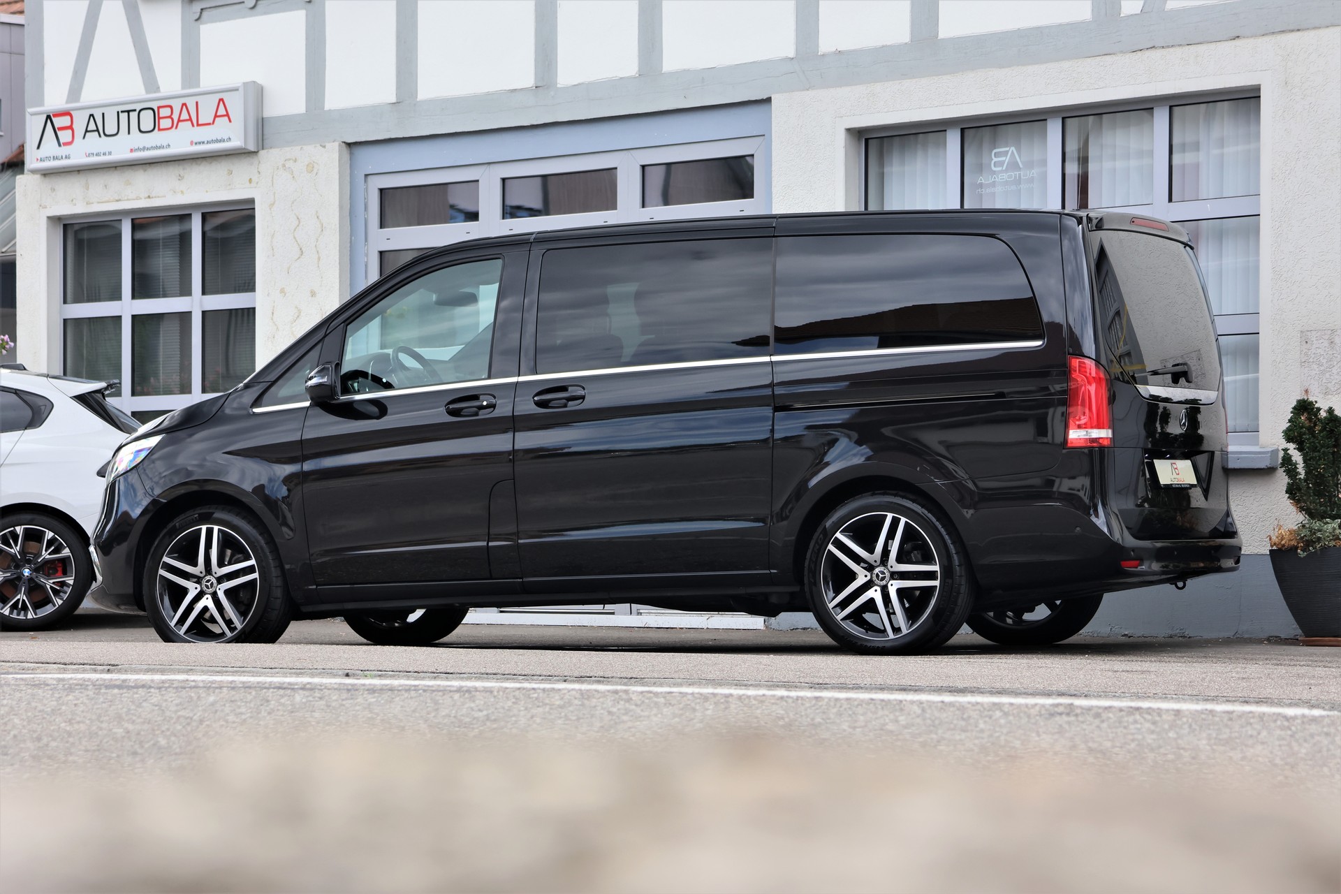 MERCEDES-BENZ V 250 d lang Exclusive 4Matic 9G-Tronic (CH) 7 Plätzer-showroom-element-3