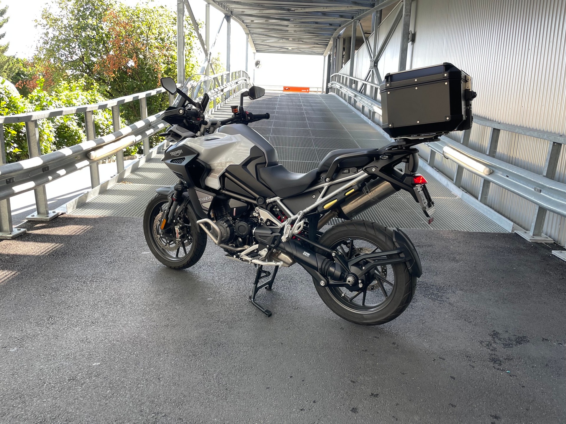 TRIUMPH Tiger 1200 GT Explorer-showroom-element-1