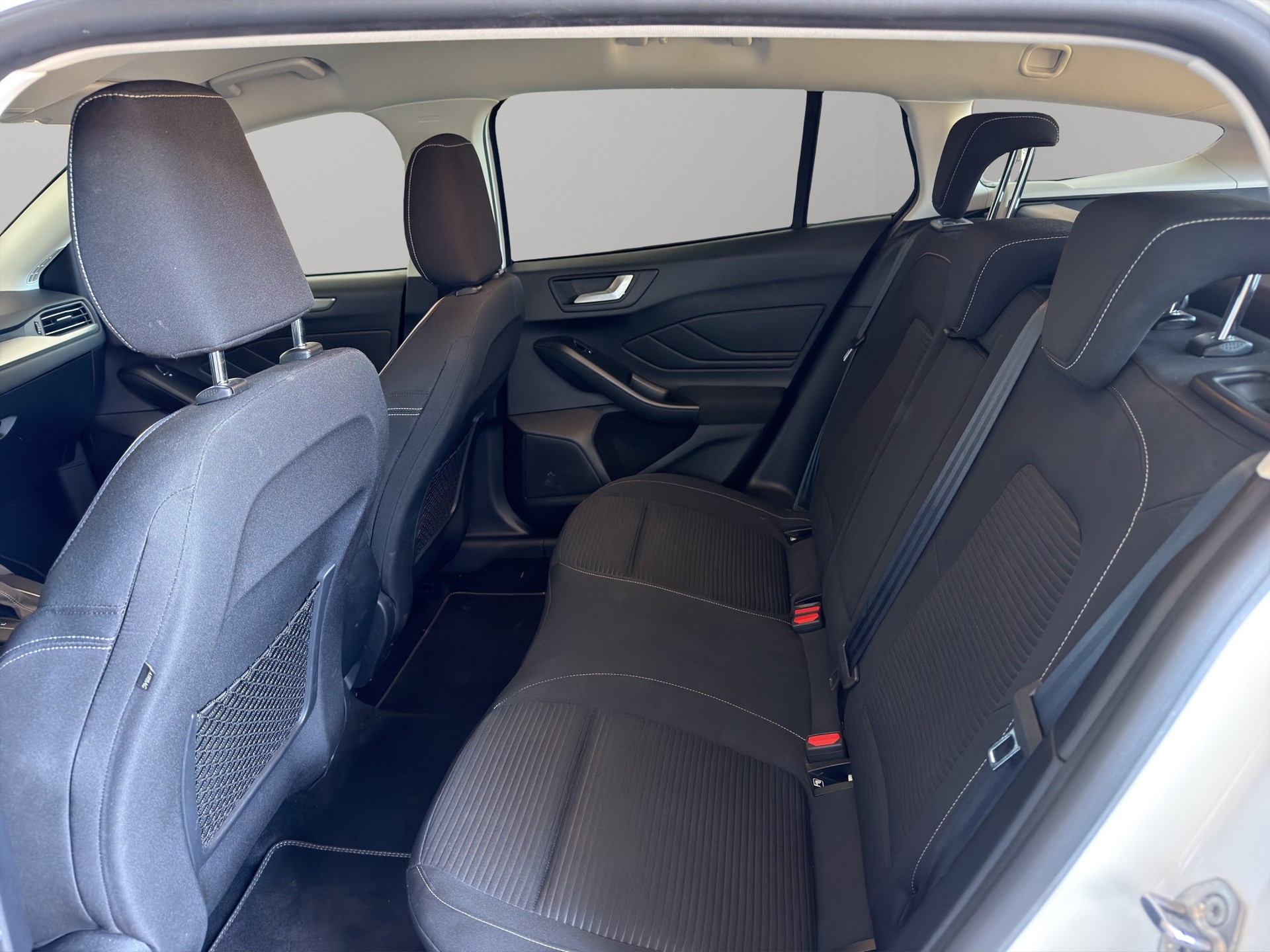 FORD Focus 1.0 MHEV Titanium X Automat-image-9