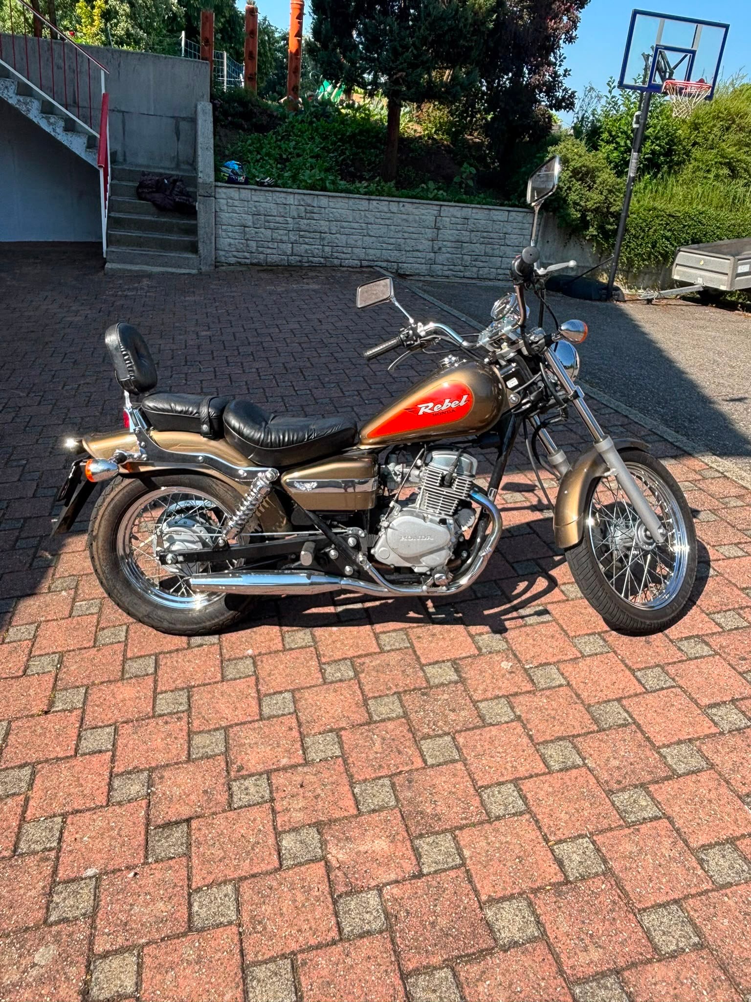 HONDA CA 125 Rebel-image-1