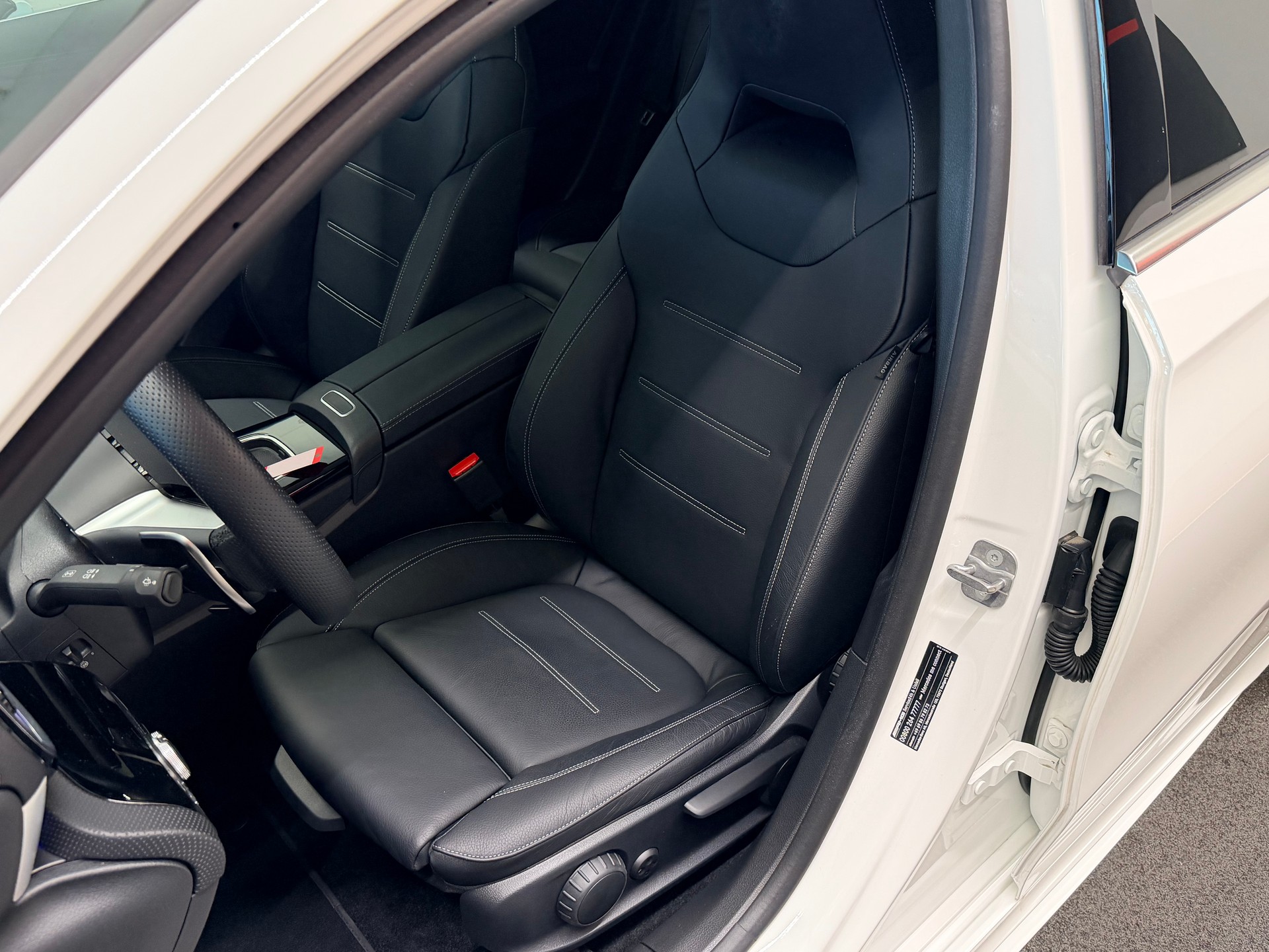 MERCEDES-BENZ A AMG 35 4Matic 8G-DCT-image-14