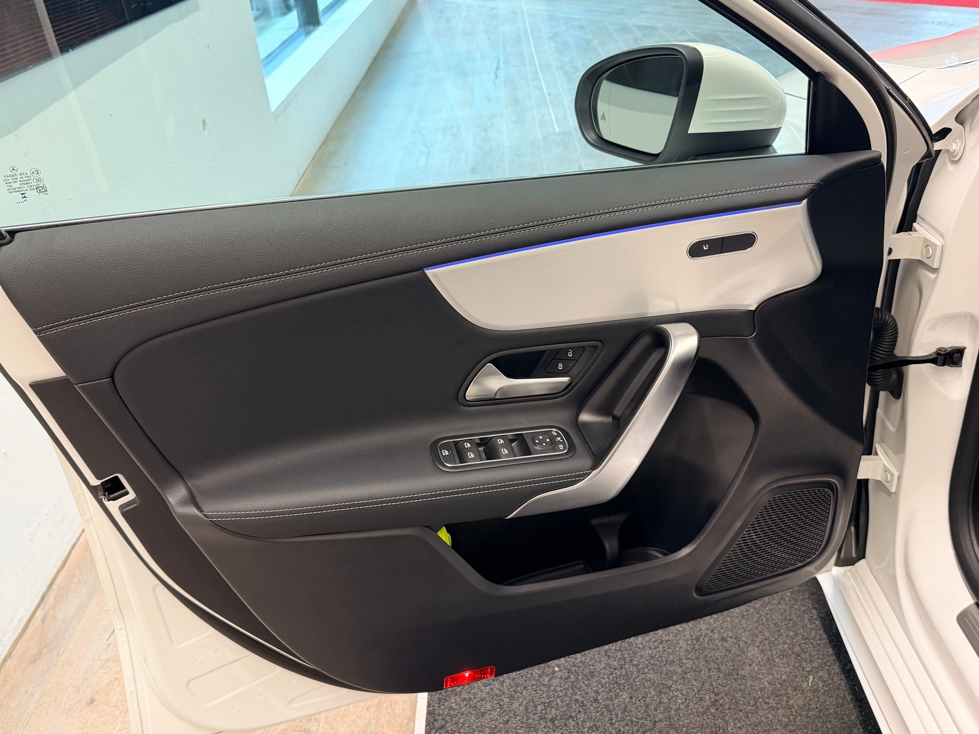 MERCEDES-BENZ A AMG 35 4Matic 8G-DCT-image-11