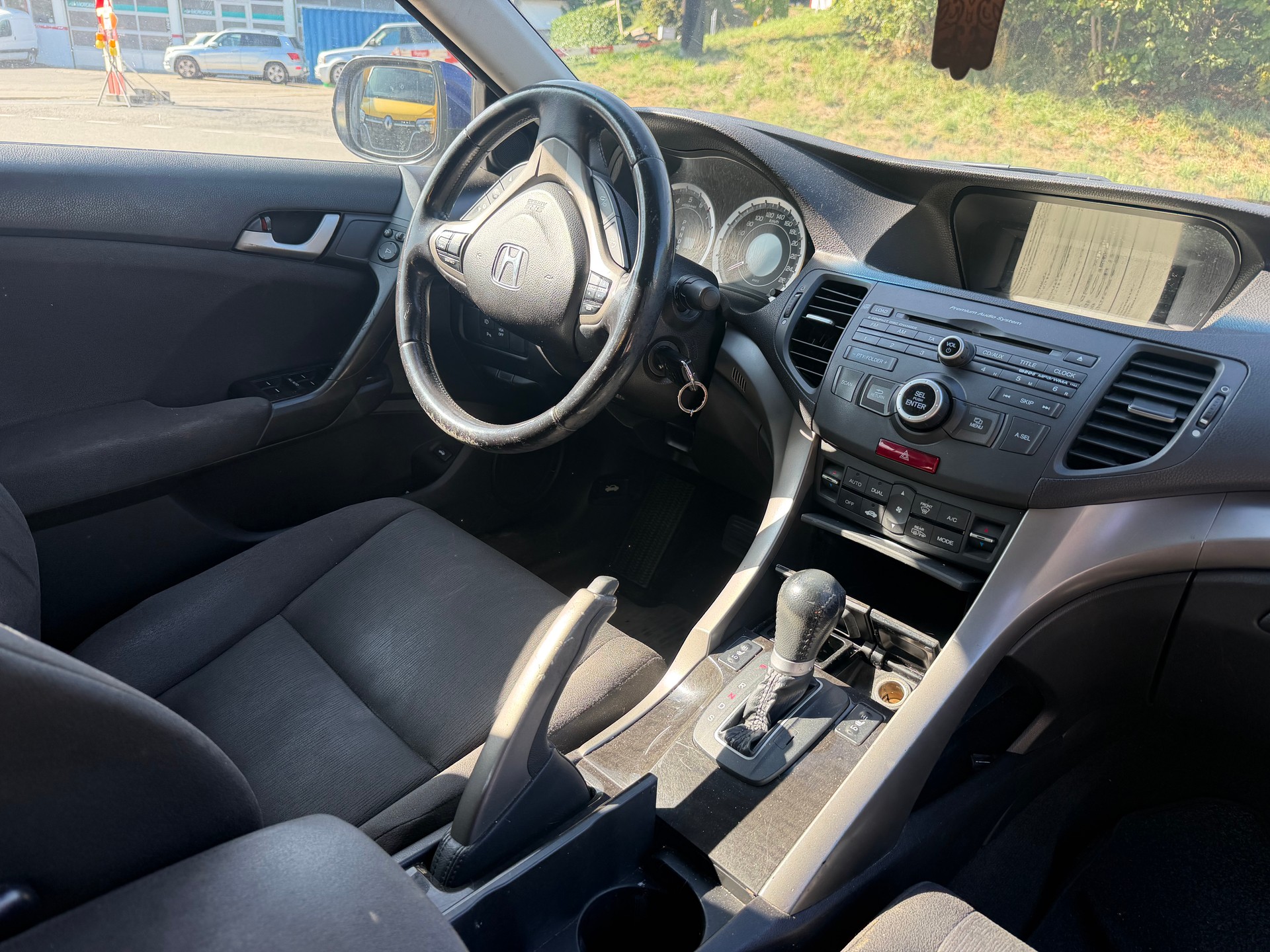 HONDA Accord 2.0i 16V Executive Automatic-image-5