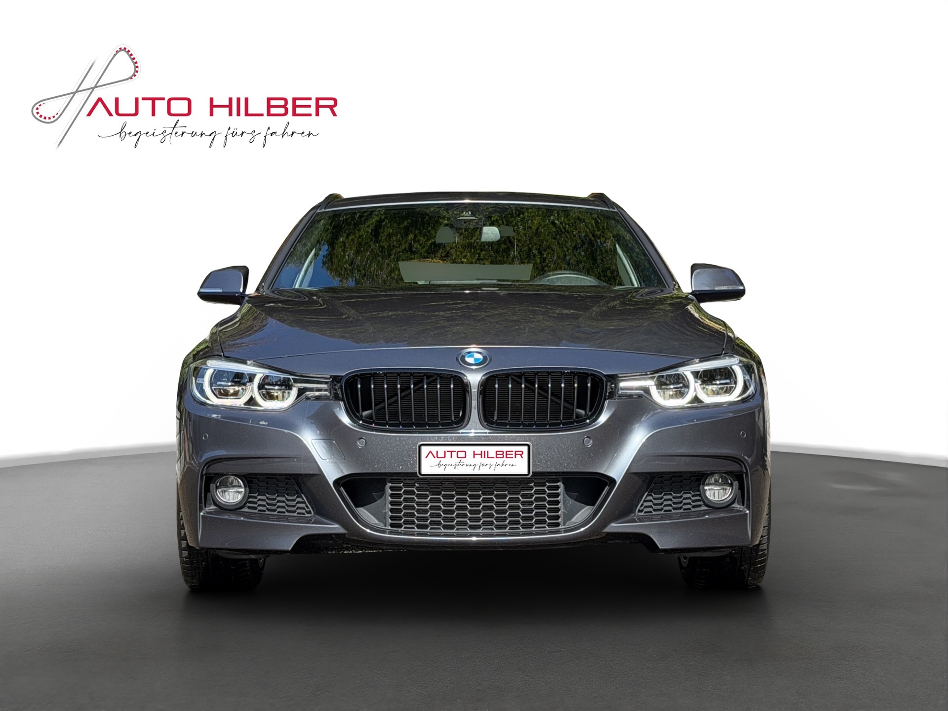 BMW 330i xDrive Touring M Sport Steptronic-showroom-element-1