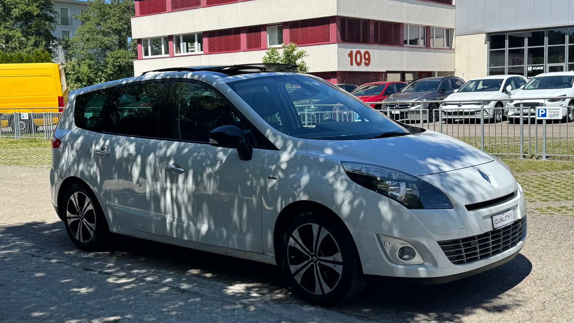 RENAULT Grand Scénic 1.4 16V Turbo Expression-image-2
