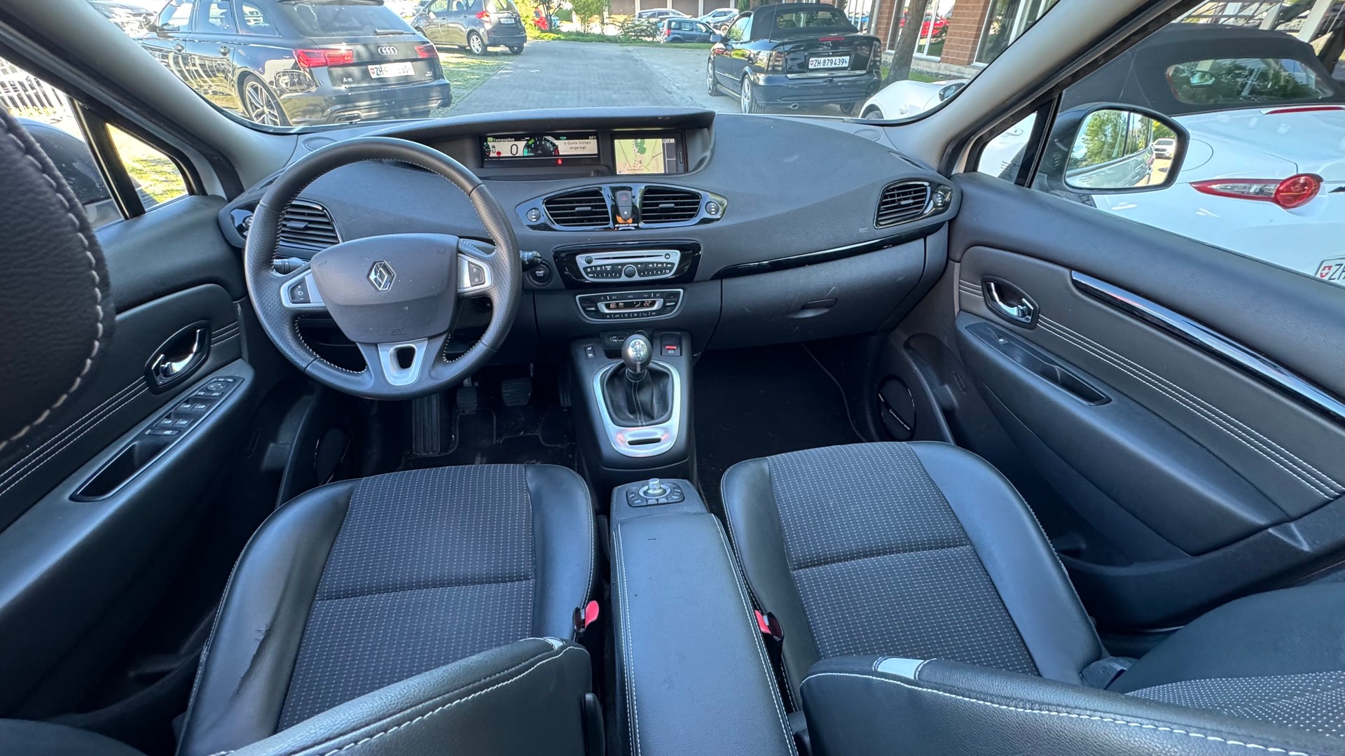 RENAULT Grand Scénic 1.4 16V Turbo Expression-image-8