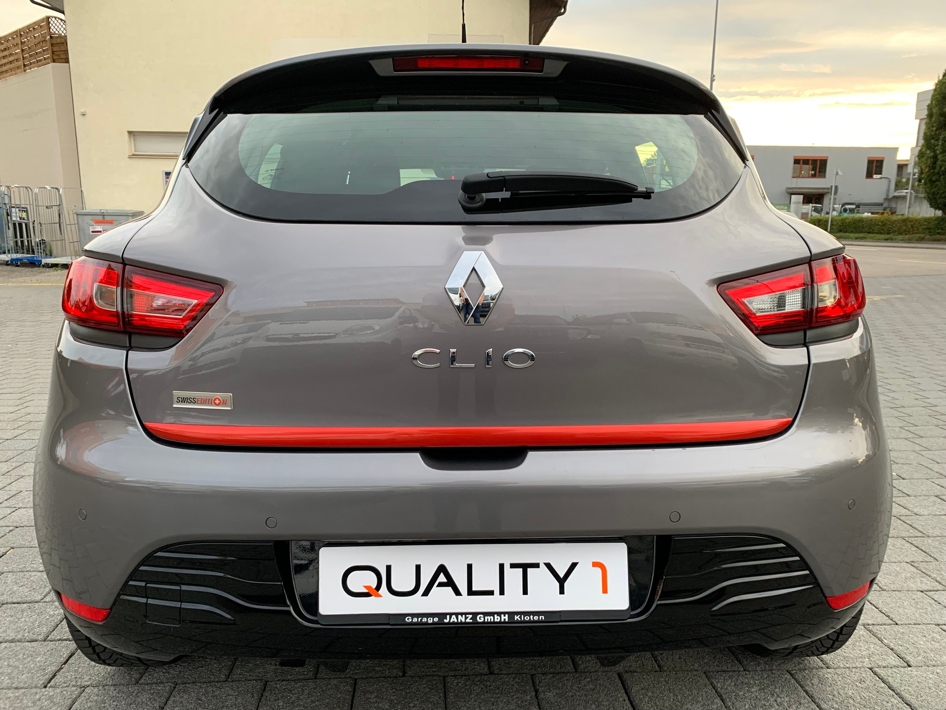 RENAULT Clio 1.2 16V T Swiss Edition EDC-image-5