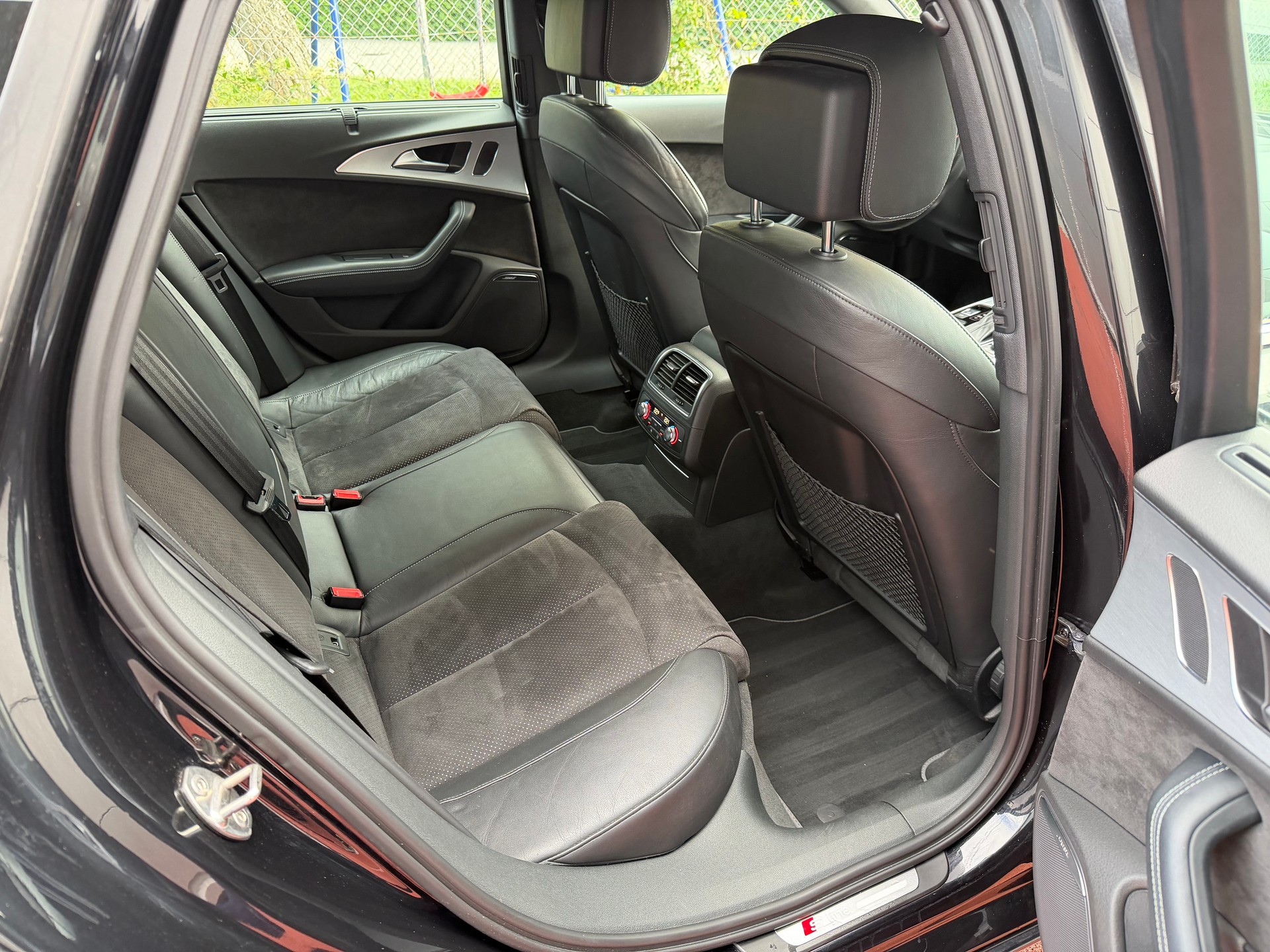 AUDI A6 Avant 3.0 TDI V6 quattro S-tronic-image-11
