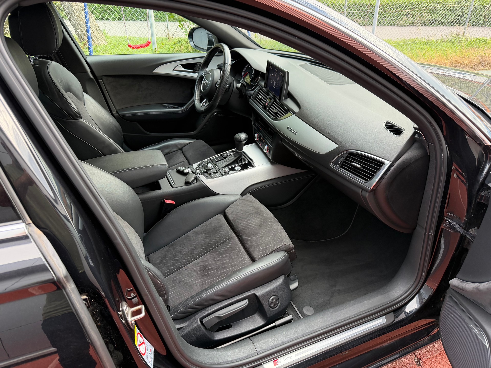 AUDI A6 Avant 3.0 TDI V6 quattro S-tronic-image-9