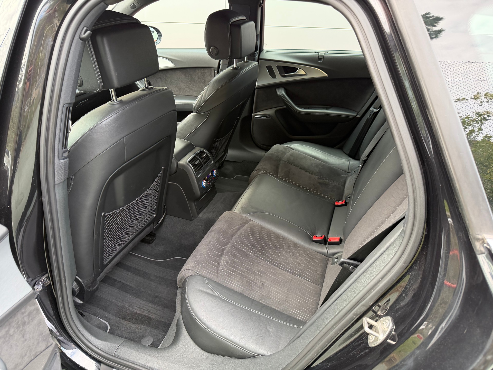 AUDI A6 Avant 3.0 TDI V6 quattro S-tronic-image-10