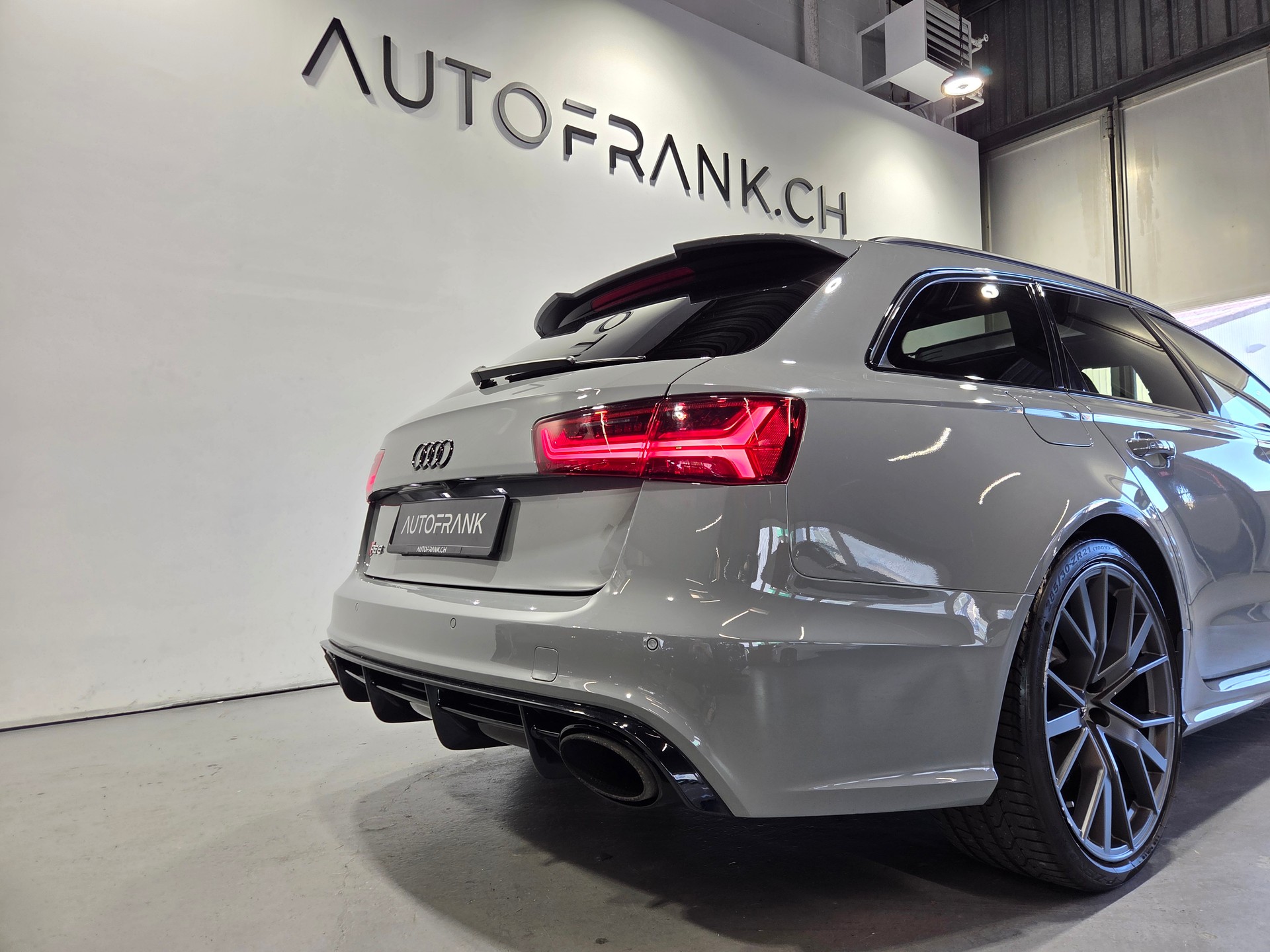 AUDI RS6 Avant 4.0 V8 TFSI perform. qu. T-Tr.-image-10