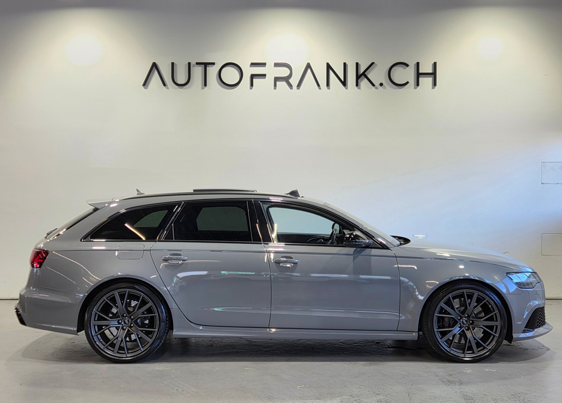 AUDI RS6 Avant 4.0 V8 TFSI perform. qu. T-Tr.-showroom-element-1