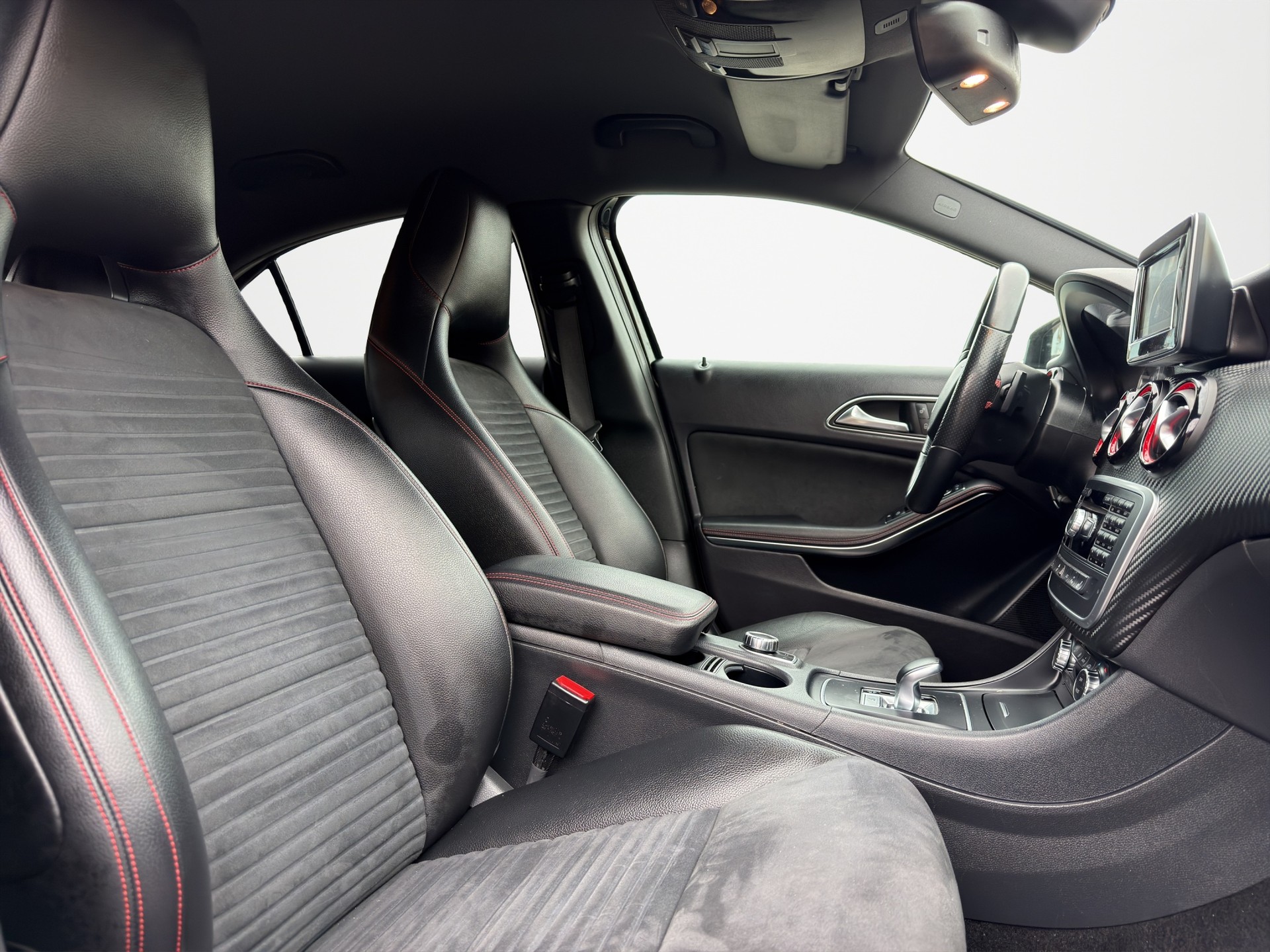 MERCEDES-BENZ A 45 AMG 4Matic Speedshift 7G-DCT-image-10