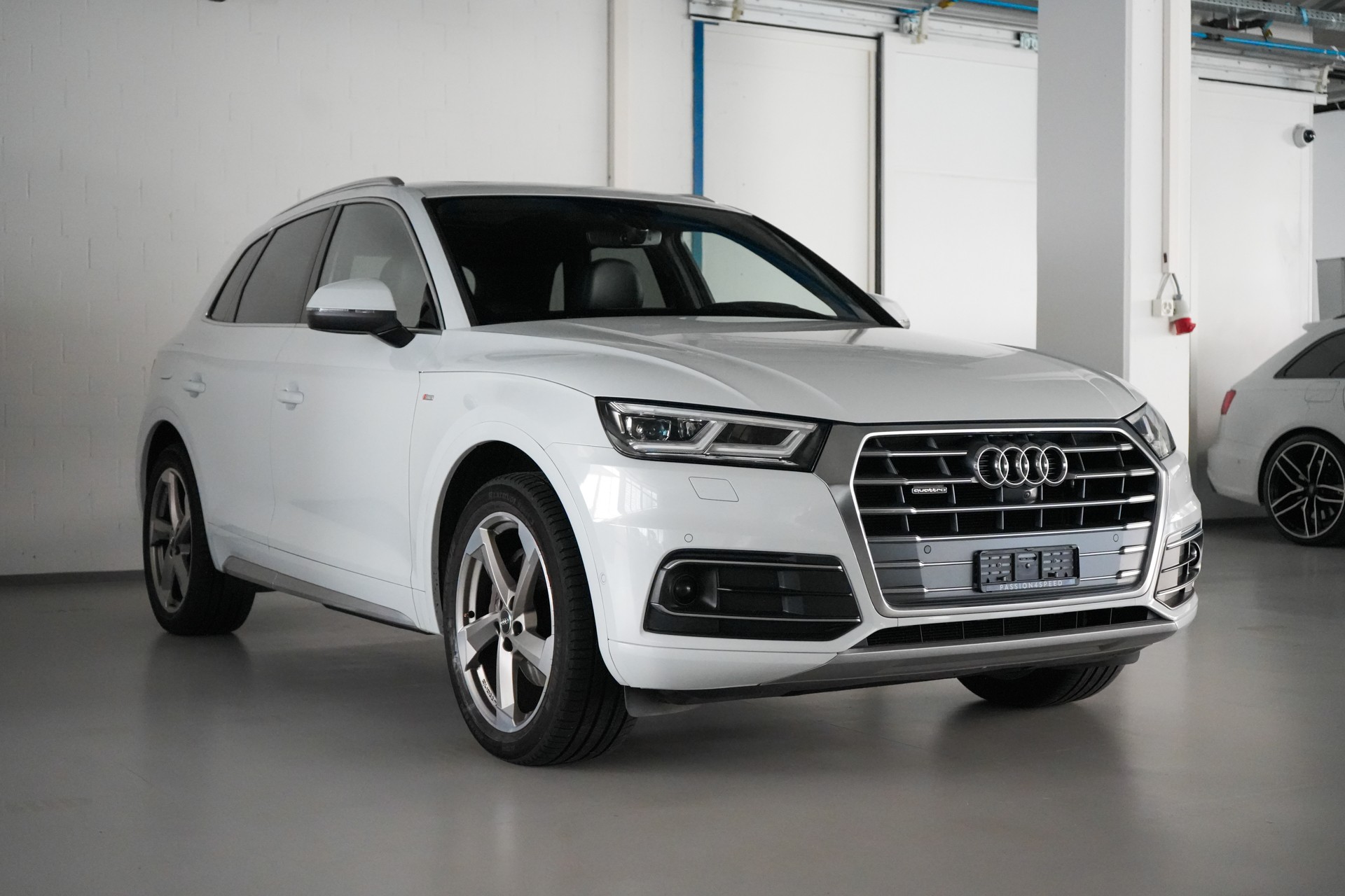 AUDI Q5 40 TDI sport quattro S-tronic-showroom-element-2