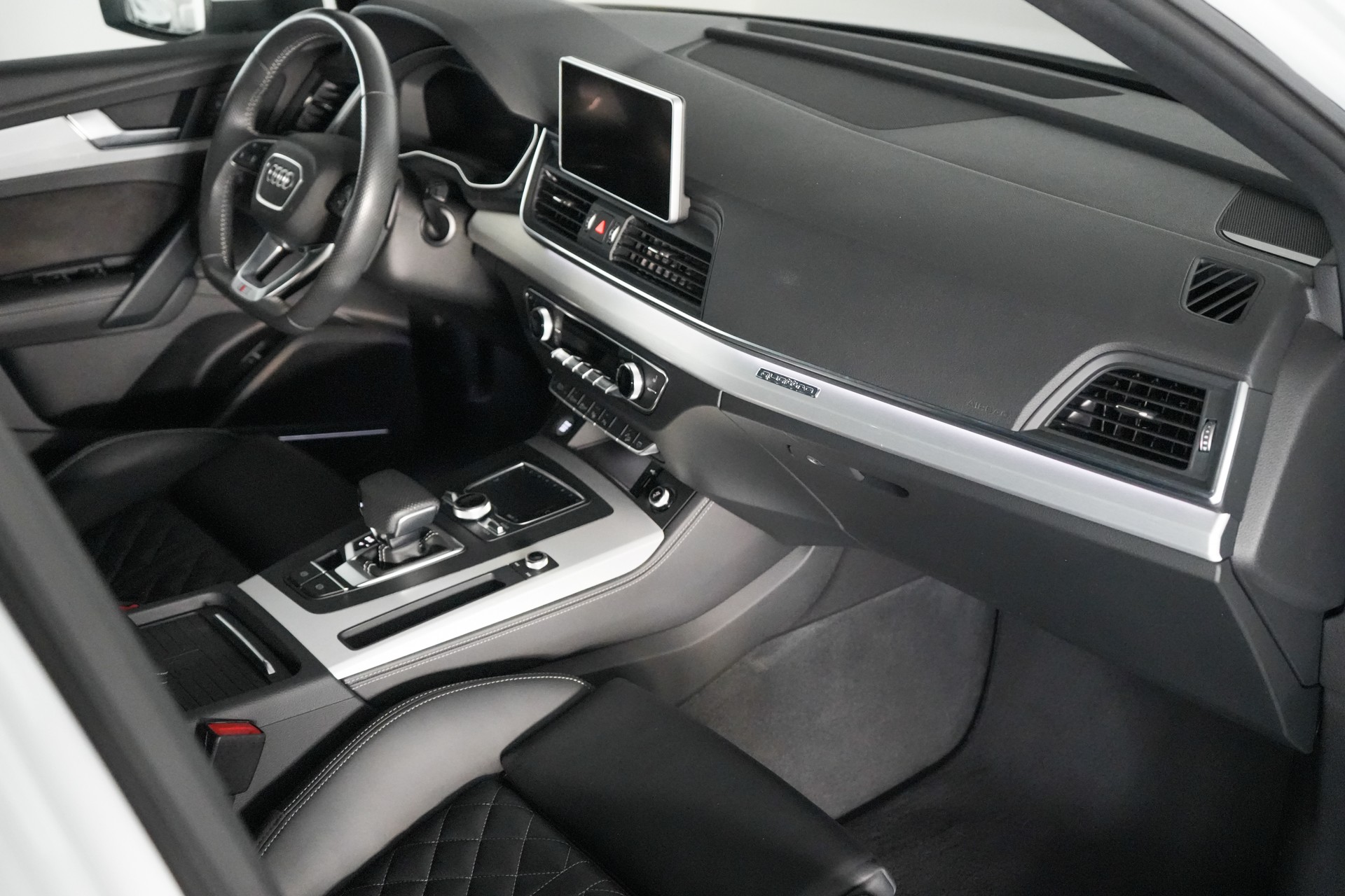 AUDI Q5 40 TDI sport quattro S-tronic-image-18