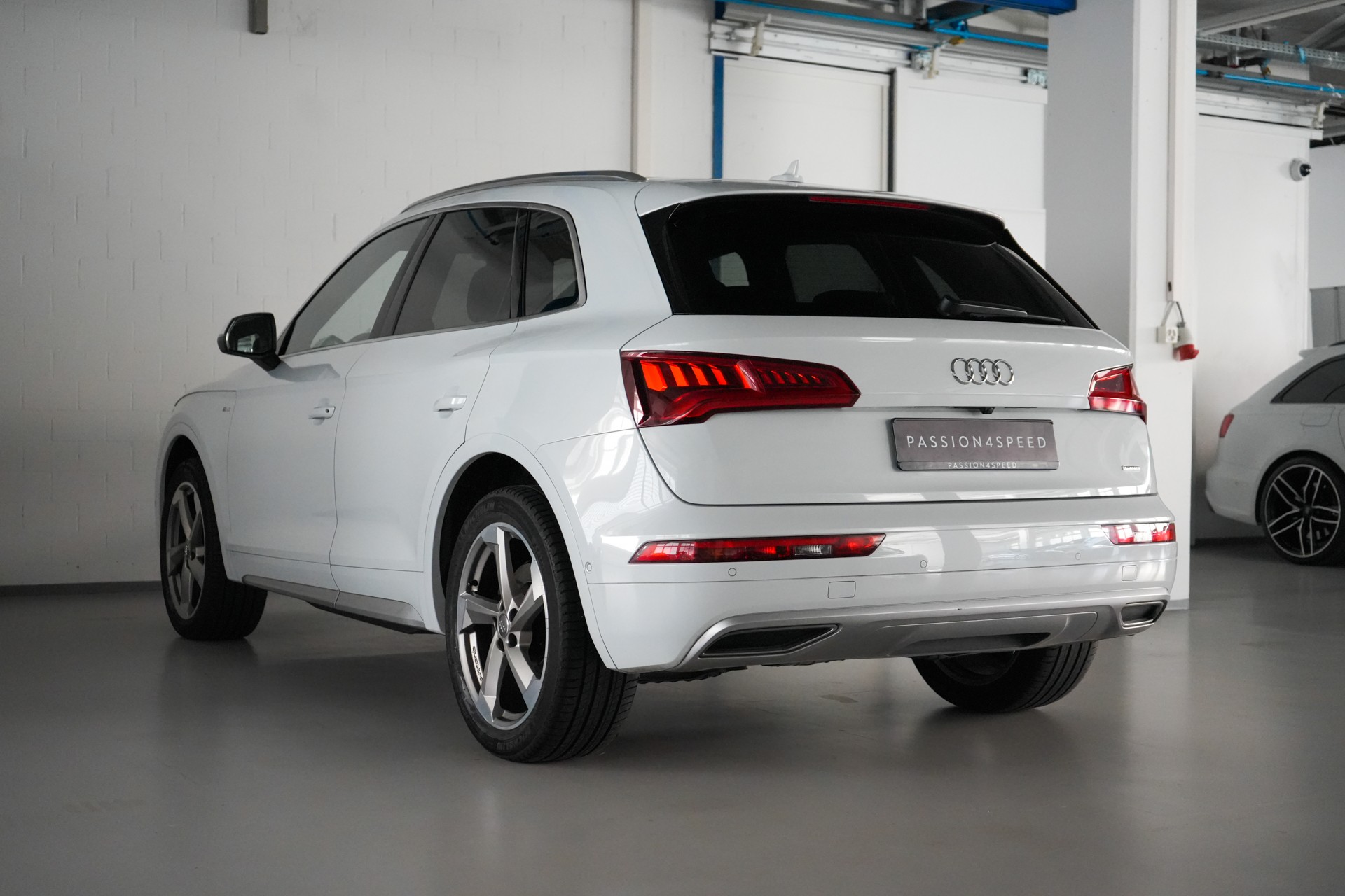 AUDI Q5 40 TDI sport quattro S-tronic-image-5