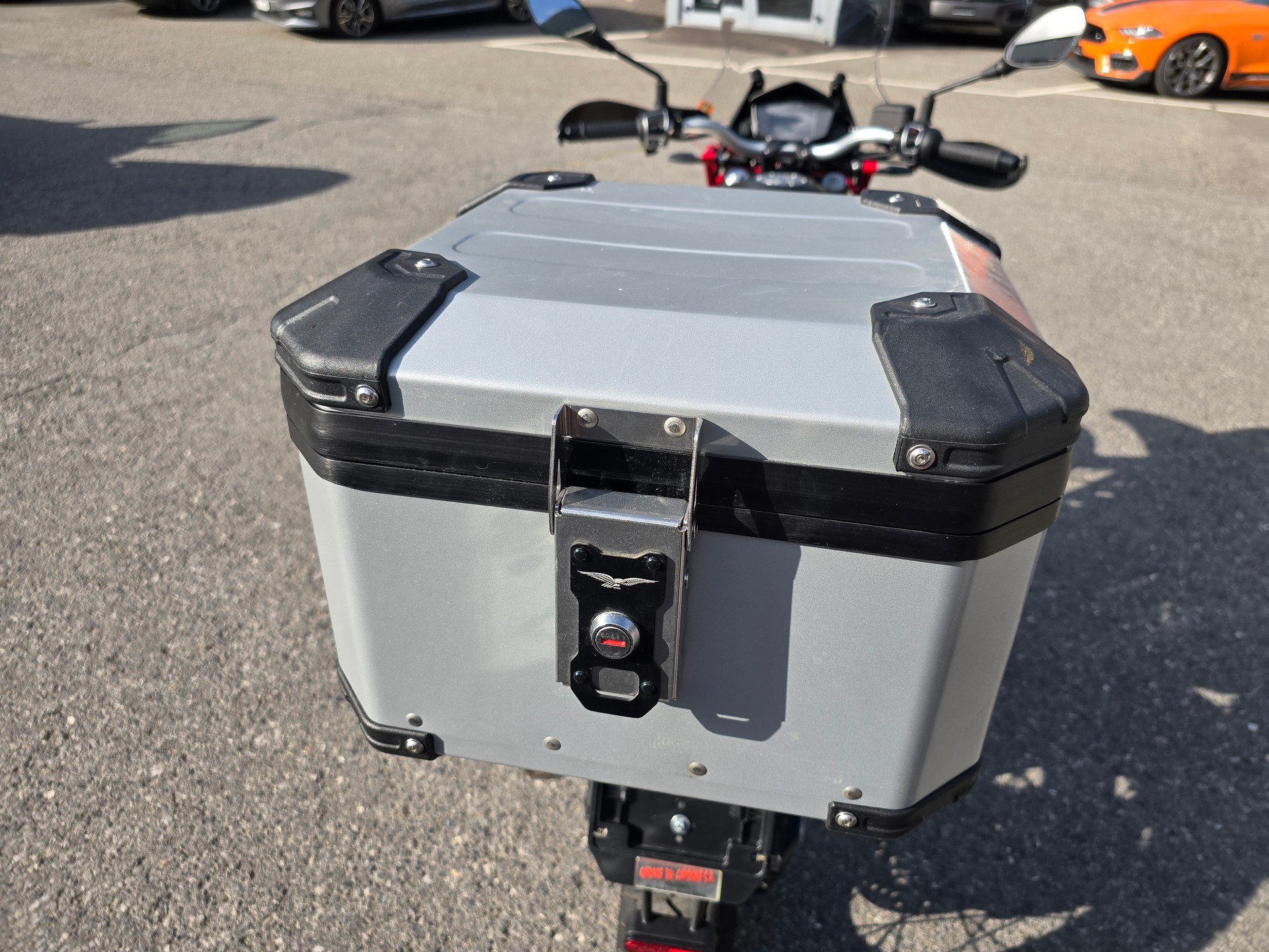 MOTO GUZZI V85 TT 850 Premium Graphics ABS-image-9