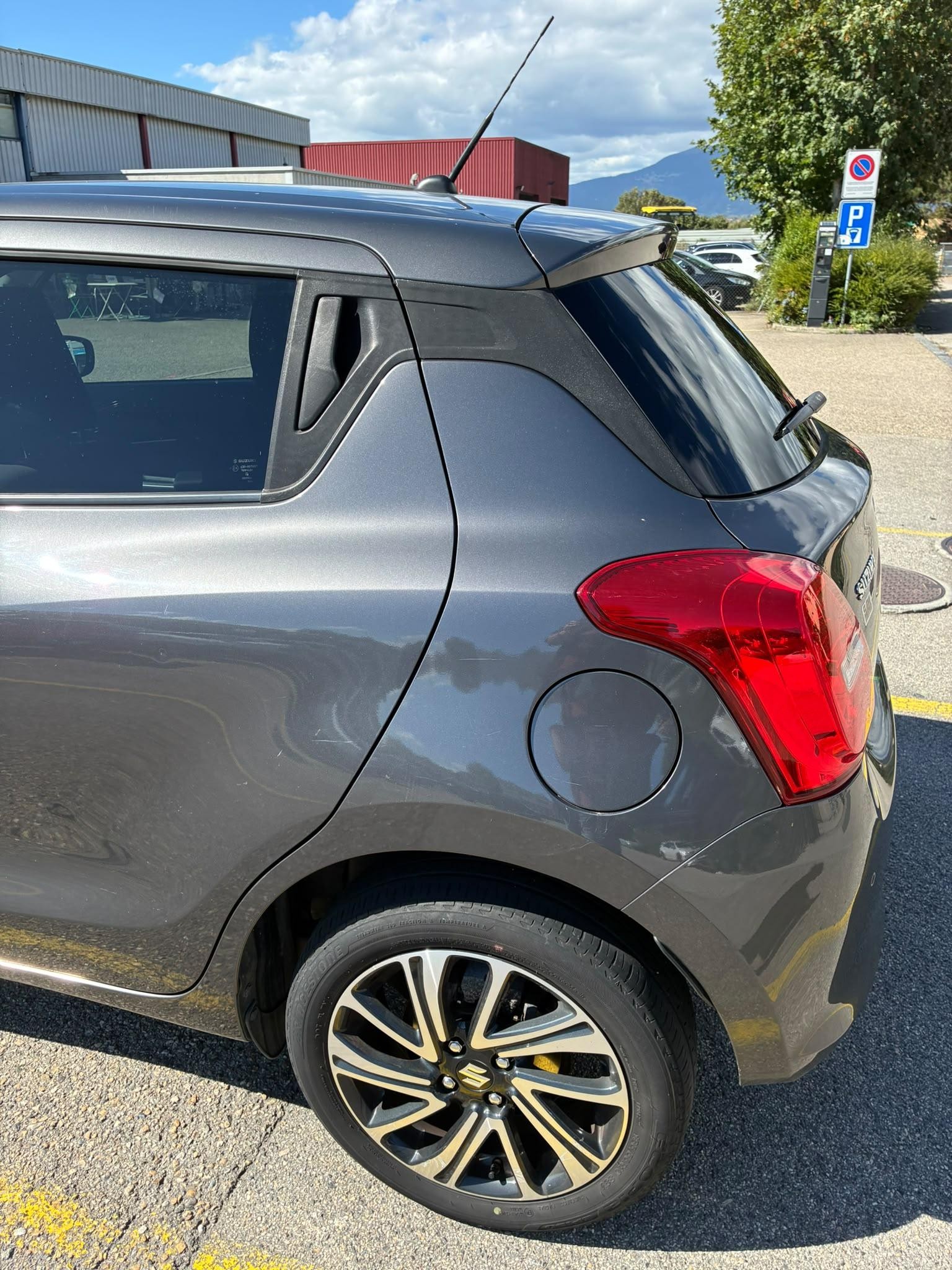 SUZUKI 1.2 Piz Sulai Hybrid 4x4-image-3