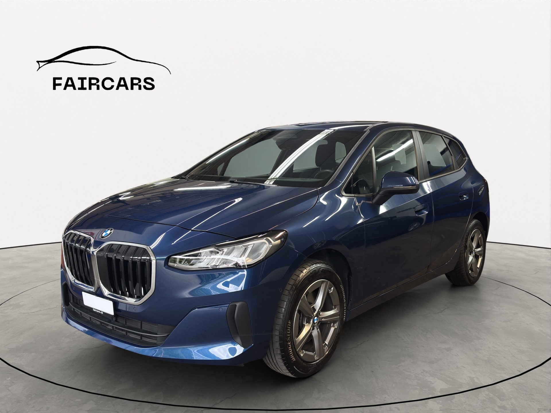 BMW 218d Active Tourer DKG-showroom-element-1