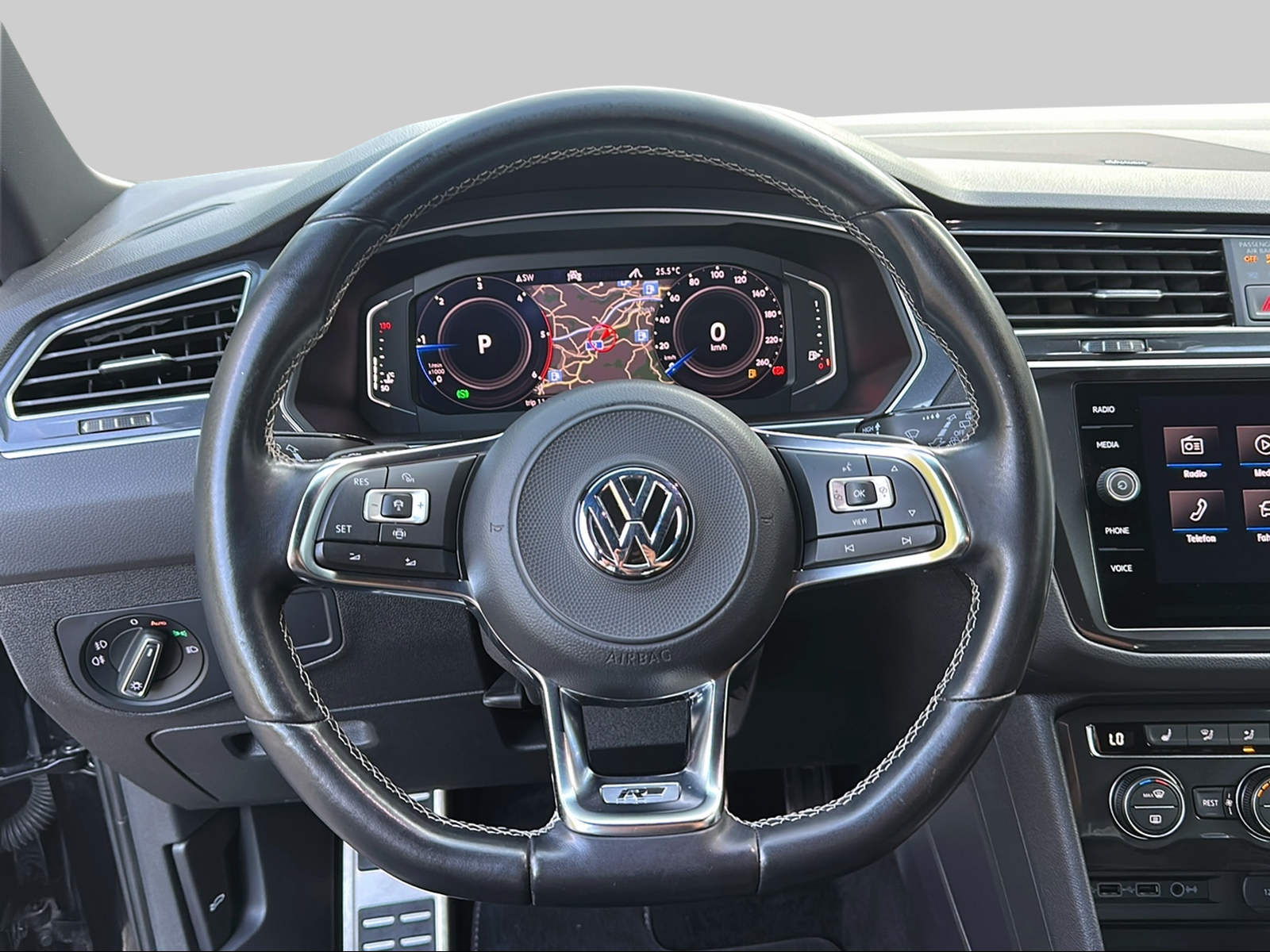 VW Tiguan 2.0 TDI SCR Highline 4Motion DSG-image-14