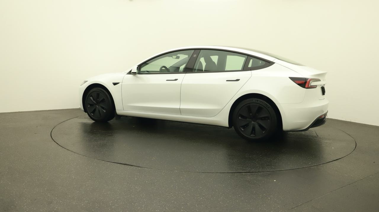 TESLA Model 3 Long Range RWD-showroom-element-2